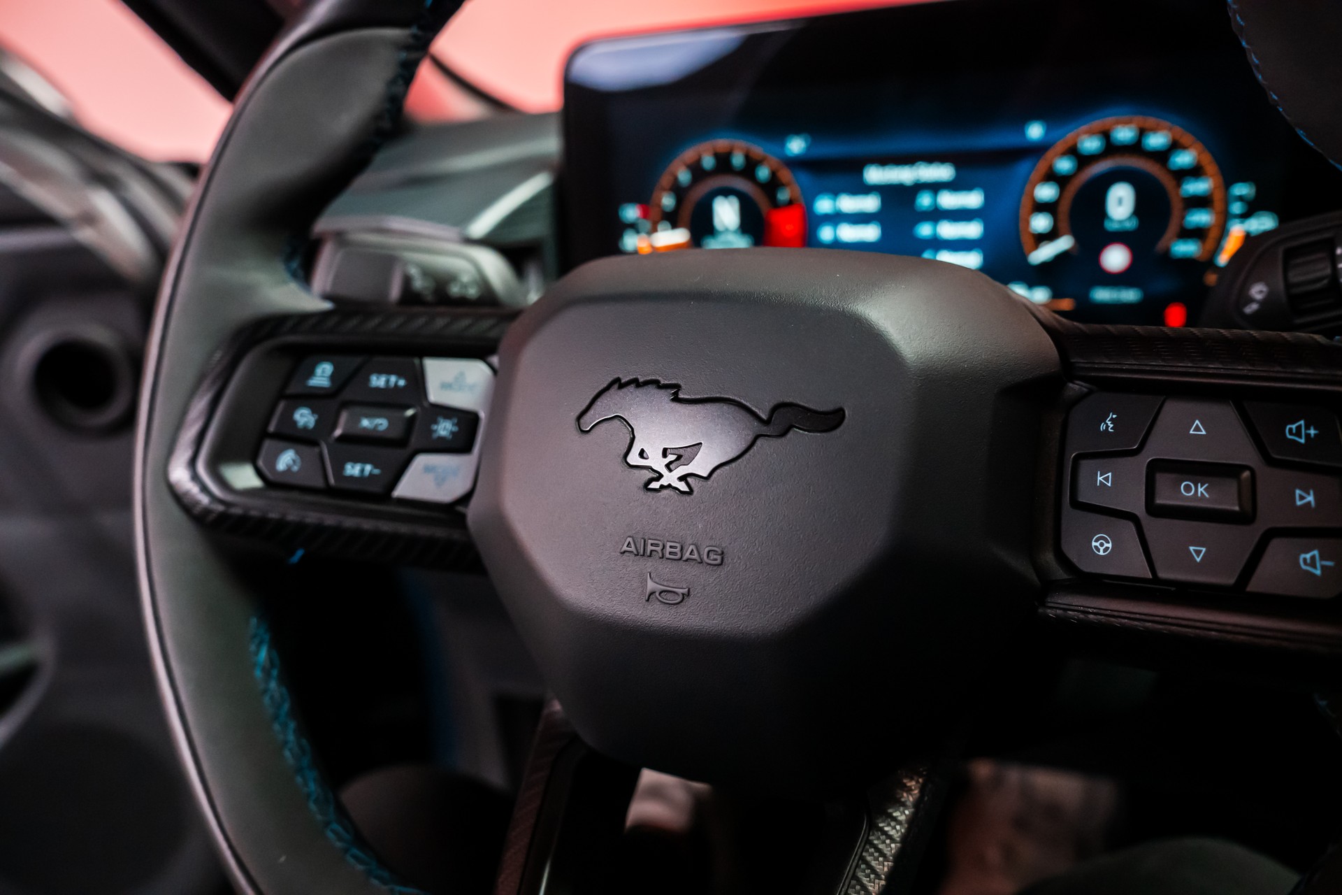FORD Mustang Coupé 5.0 V8 Dark Horse / CH-Fahrzeug / Rückfahrkamera-image-19