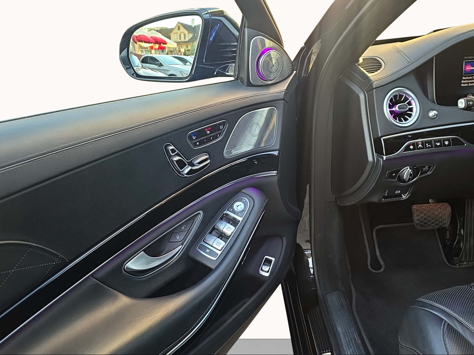 MERCEDES-BENZ S 560 Maybach 4Matic 9G-Tronic-image-11