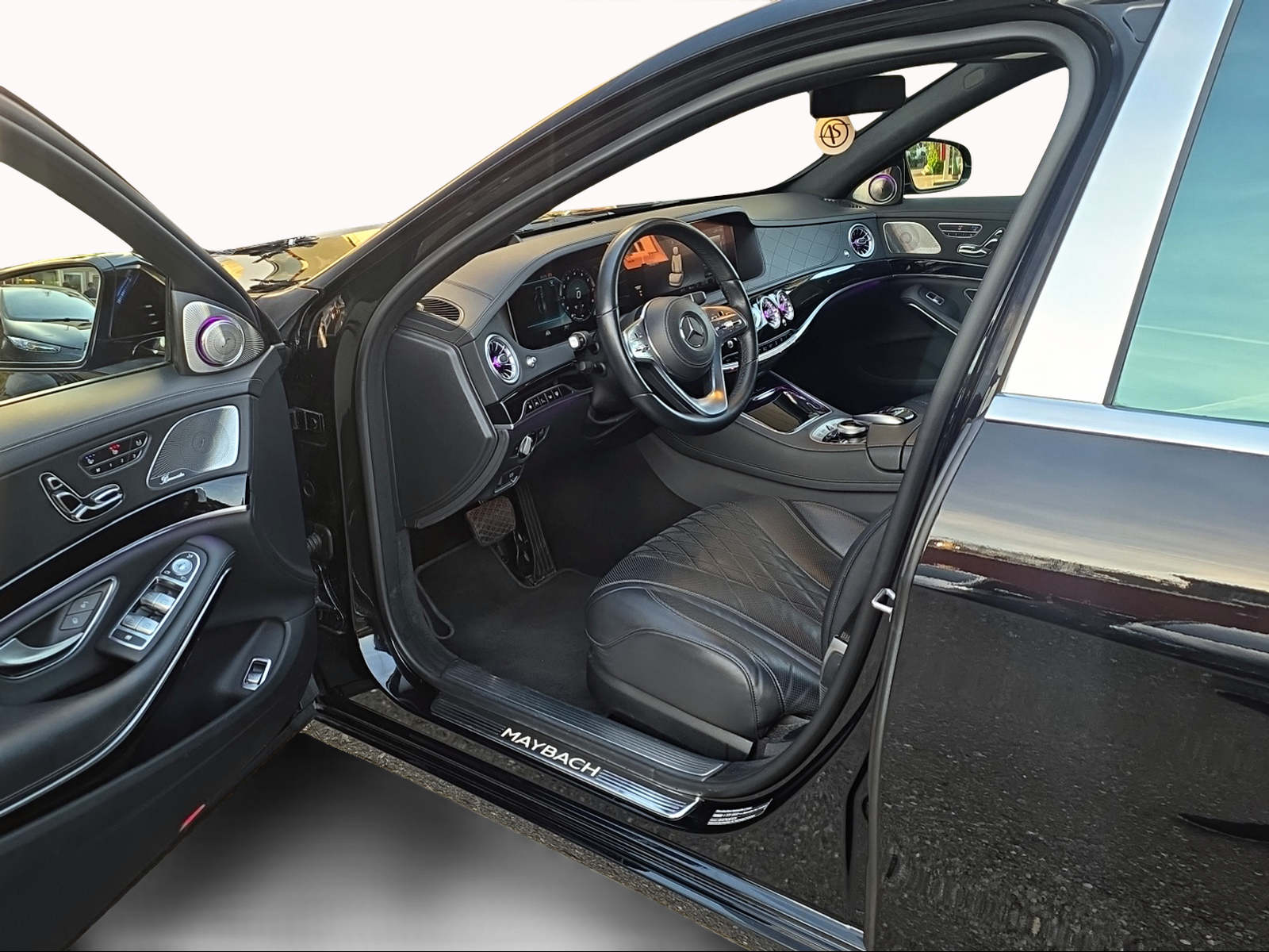 MERCEDES-BENZ S 560 Maybach 4Matic 9G-Tronic-image-9
