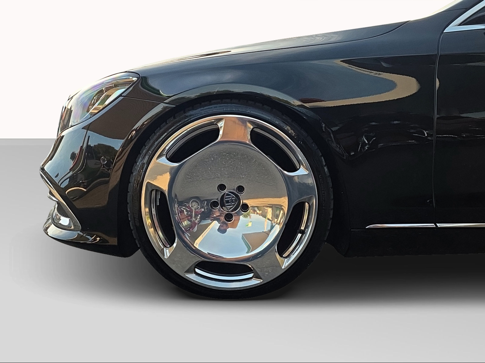 MERCEDES-BENZ S 560 Maybach 4Matic 9G-Tronic-showroom-element-2
