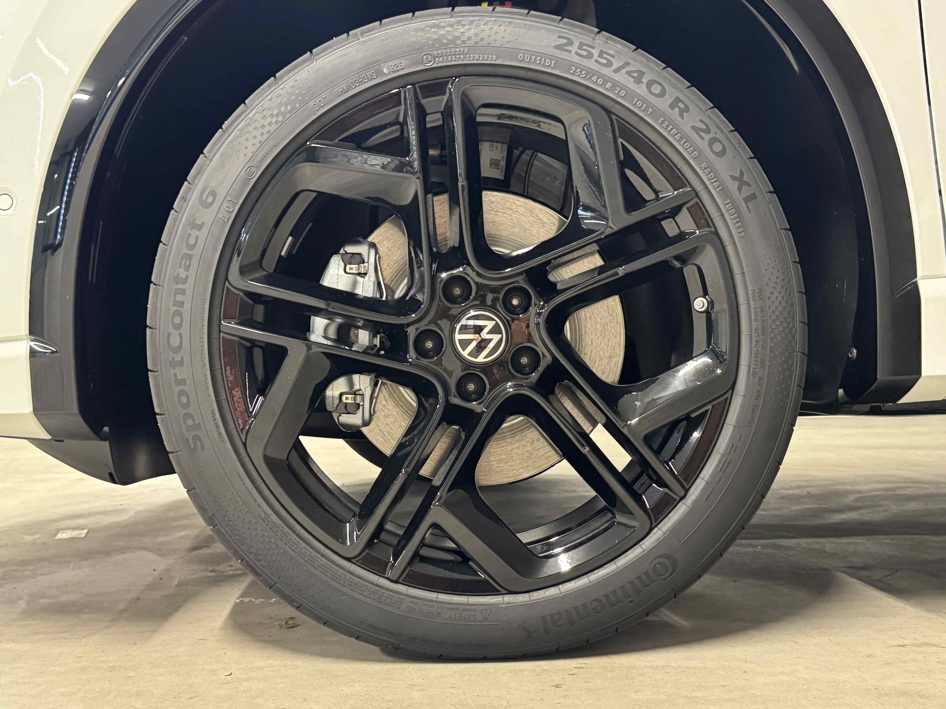 VW Tiguan 2.0 TSI DSG R-Line Plus 4Motion-image-17