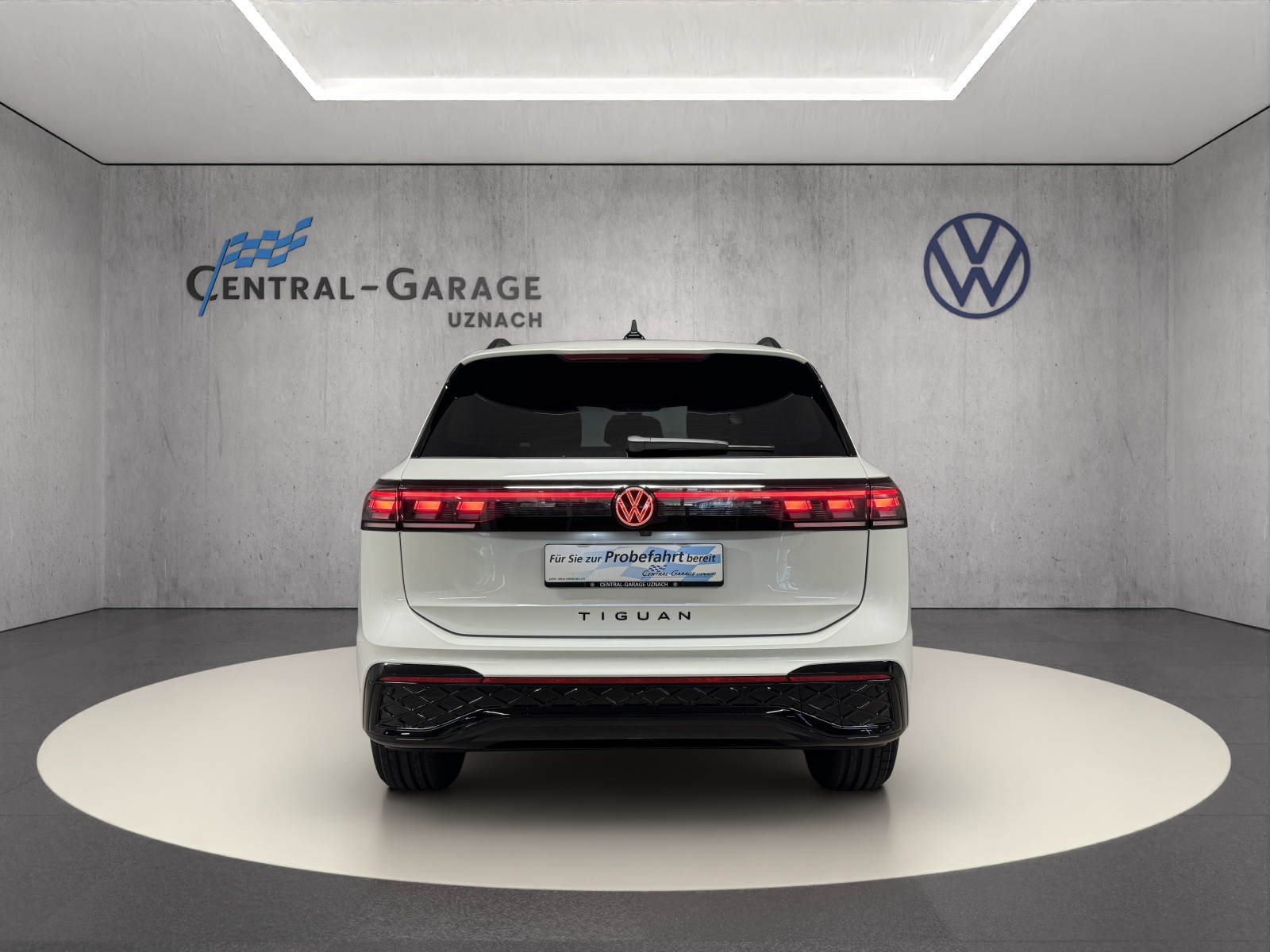 VW Tiguan 2.0 TSI DSG R-Line Plus 4Motion-showroom-element-3