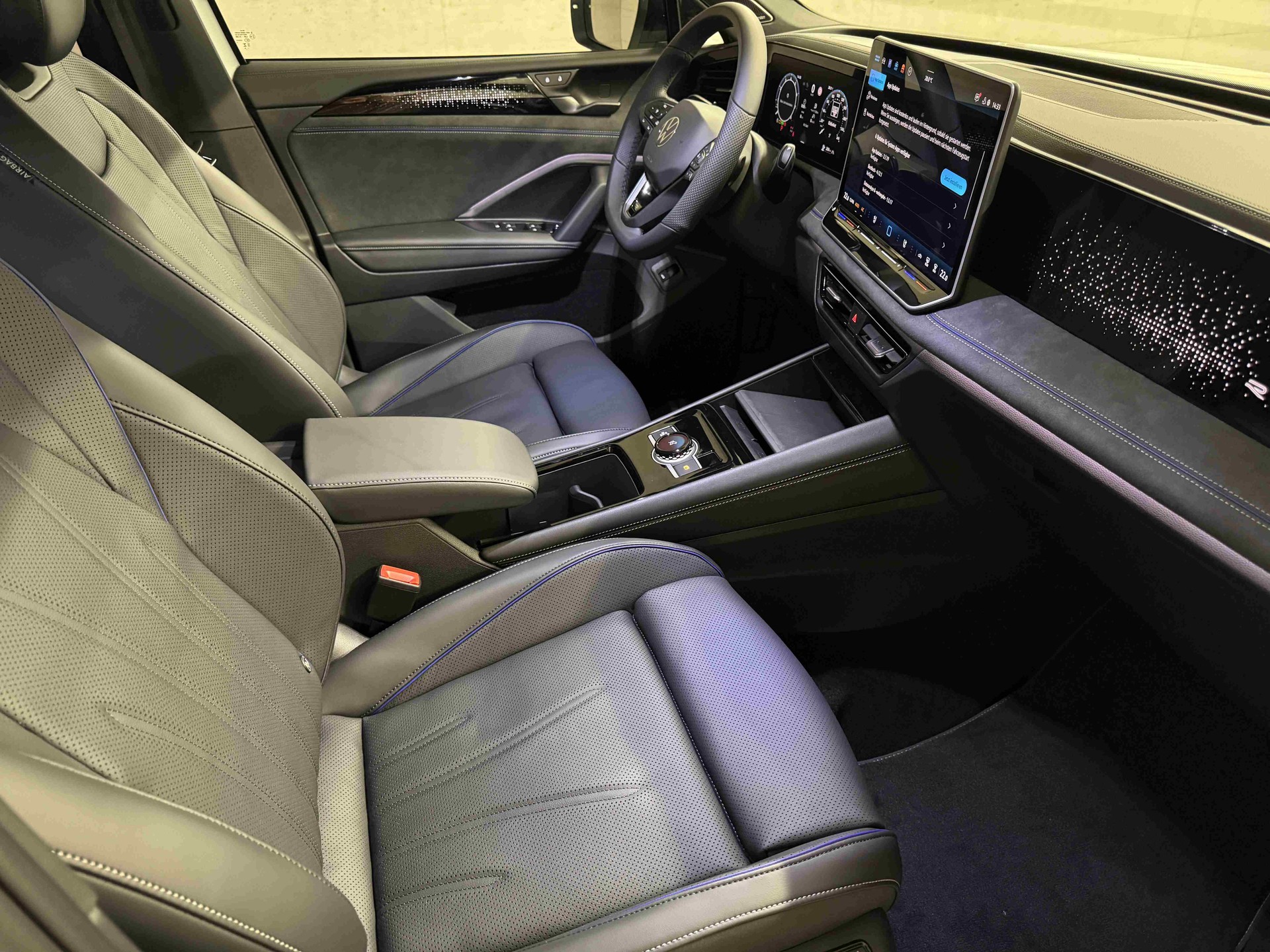 VW Tiguan 2.0 TSI DSG R-Line Plus 4Motion-image-13