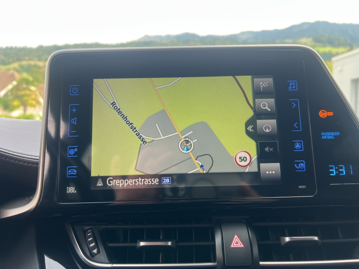 TOYOTA C-HR 1.2 T Premium 4x4-image-12