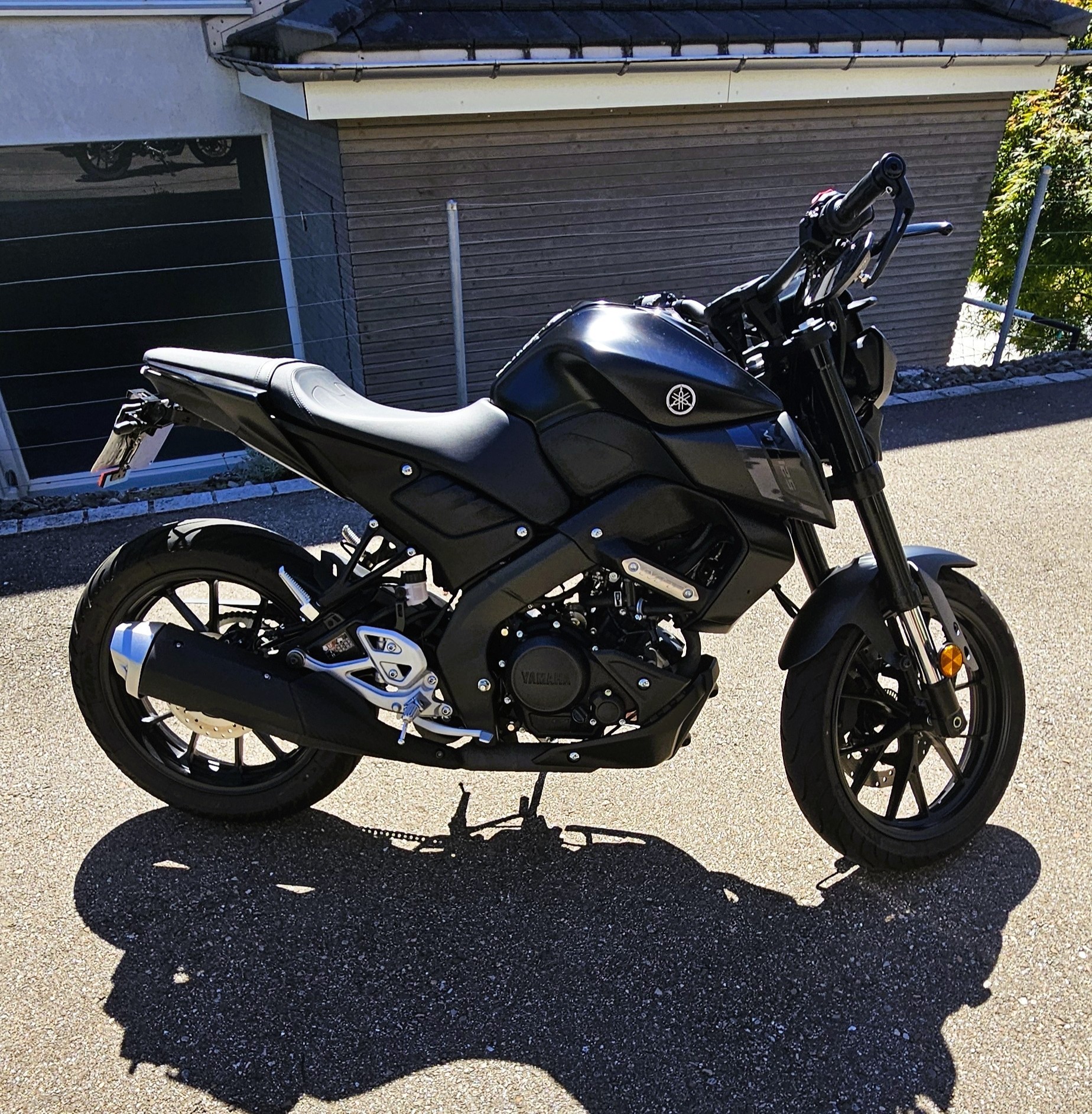 YAMAHA MT-125-image-3