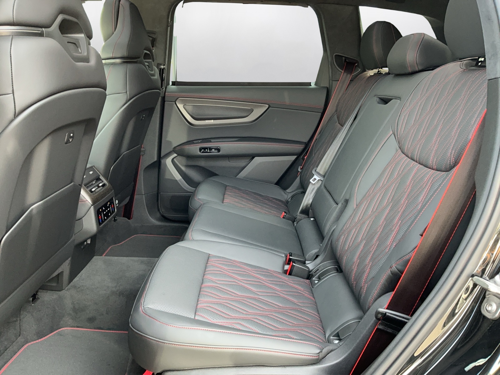 AUDI Q7 SUV TDI quattro 220 kW-image-10