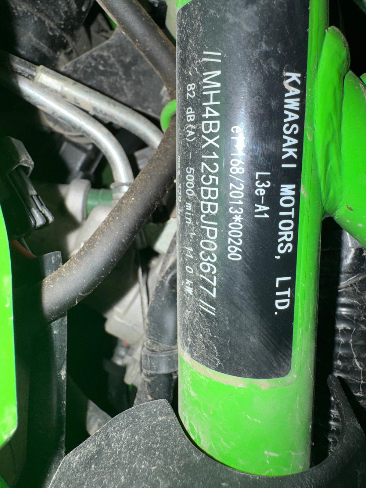 KAWASAKI Ninja 125-image-4
