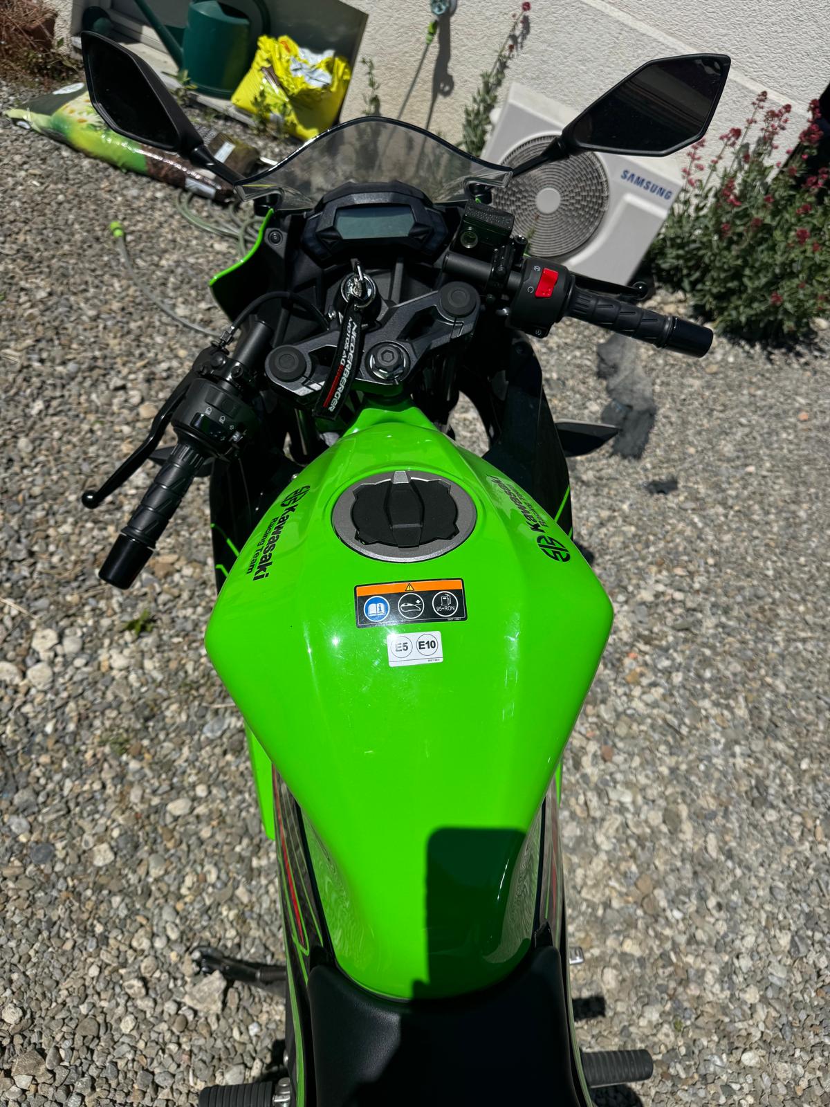 KAWASAKI Ninja 125-image-1
