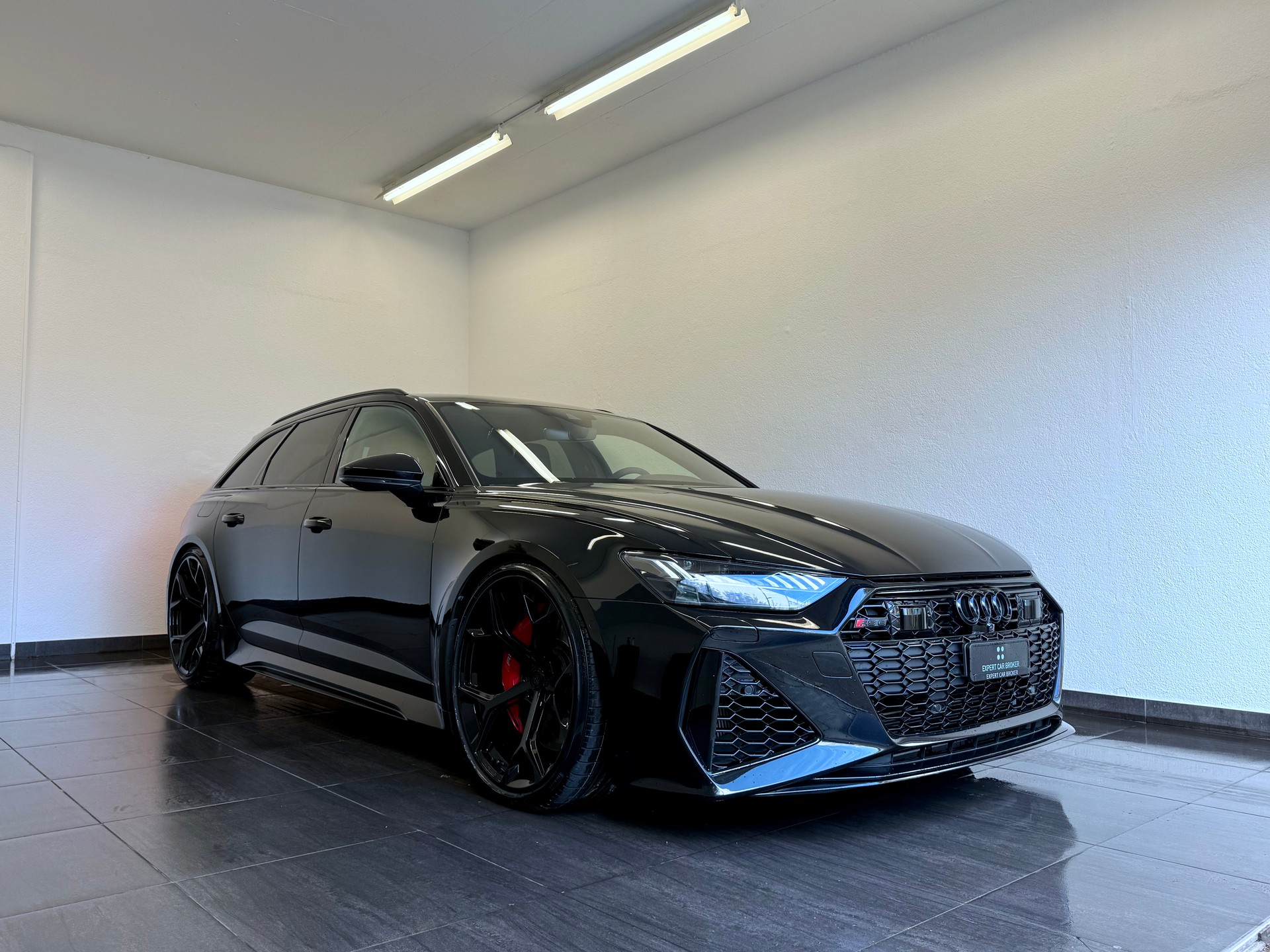 AUDI RS6 Avant 4.0 TFSI V8 quattro "ALL BLACK"-showroom-element-1