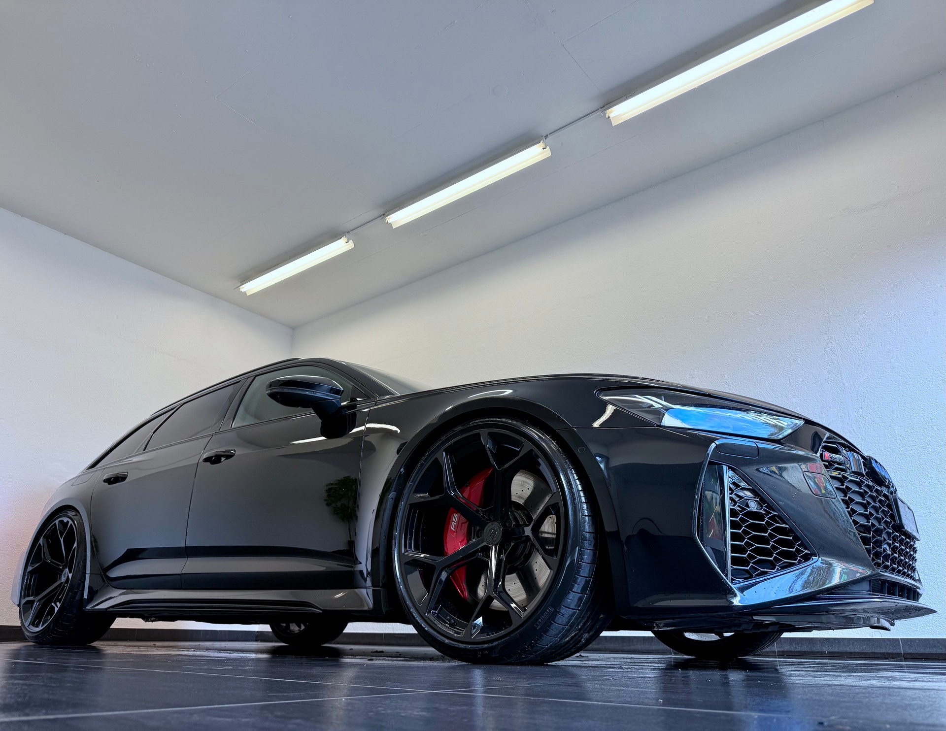 AUDI RS6 Avant 4.0 TFSI V8 quattro "ALL BLACK"-showroom-element-2
