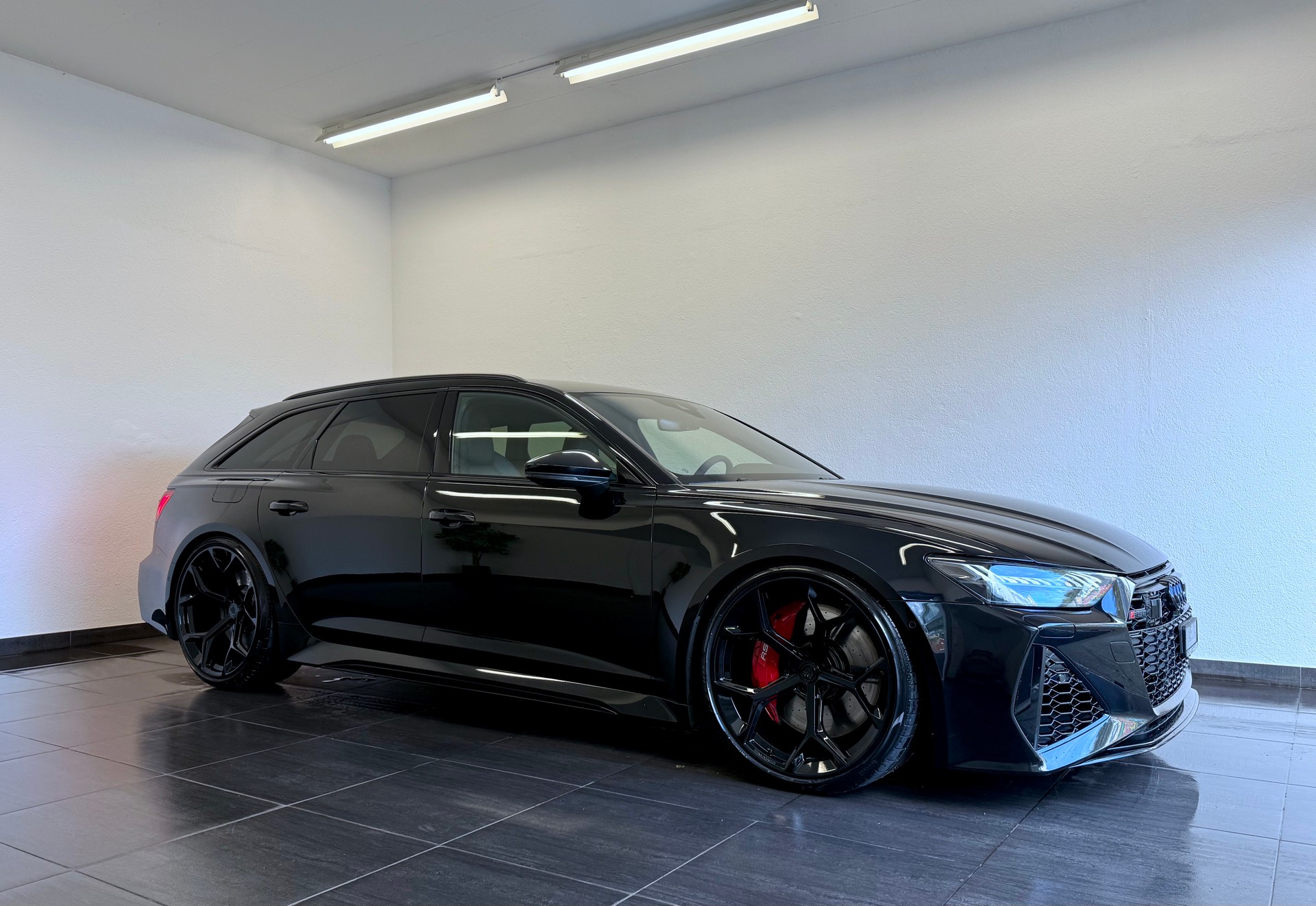 AUDI RS6 Avant 4.0 TFSI V8 quattro "ALL BLACK"
