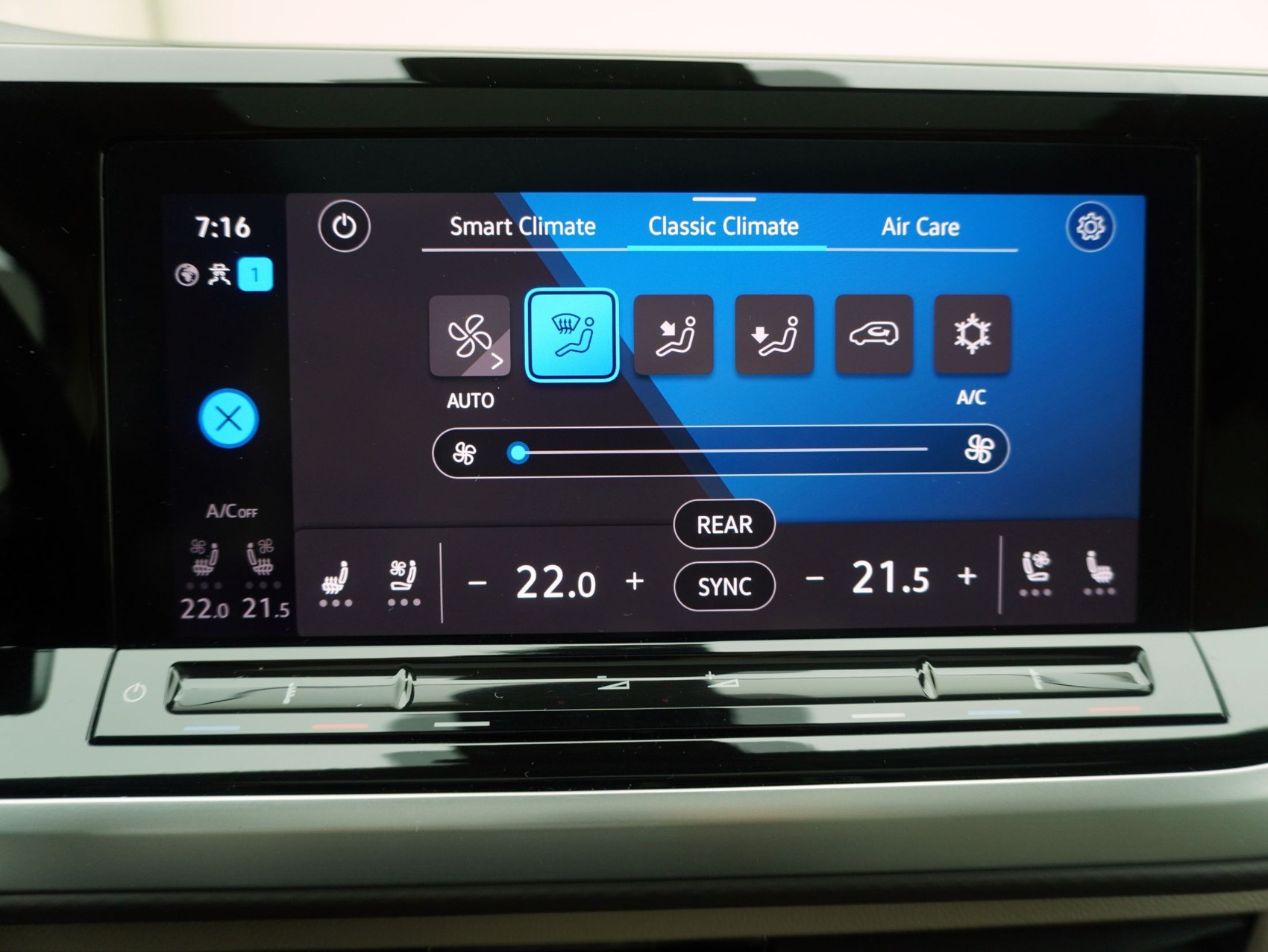 VW T7 Multivan kurz 2.0 TSI DSG Style **VW Werksgarantie bis 04/2027**-image-22