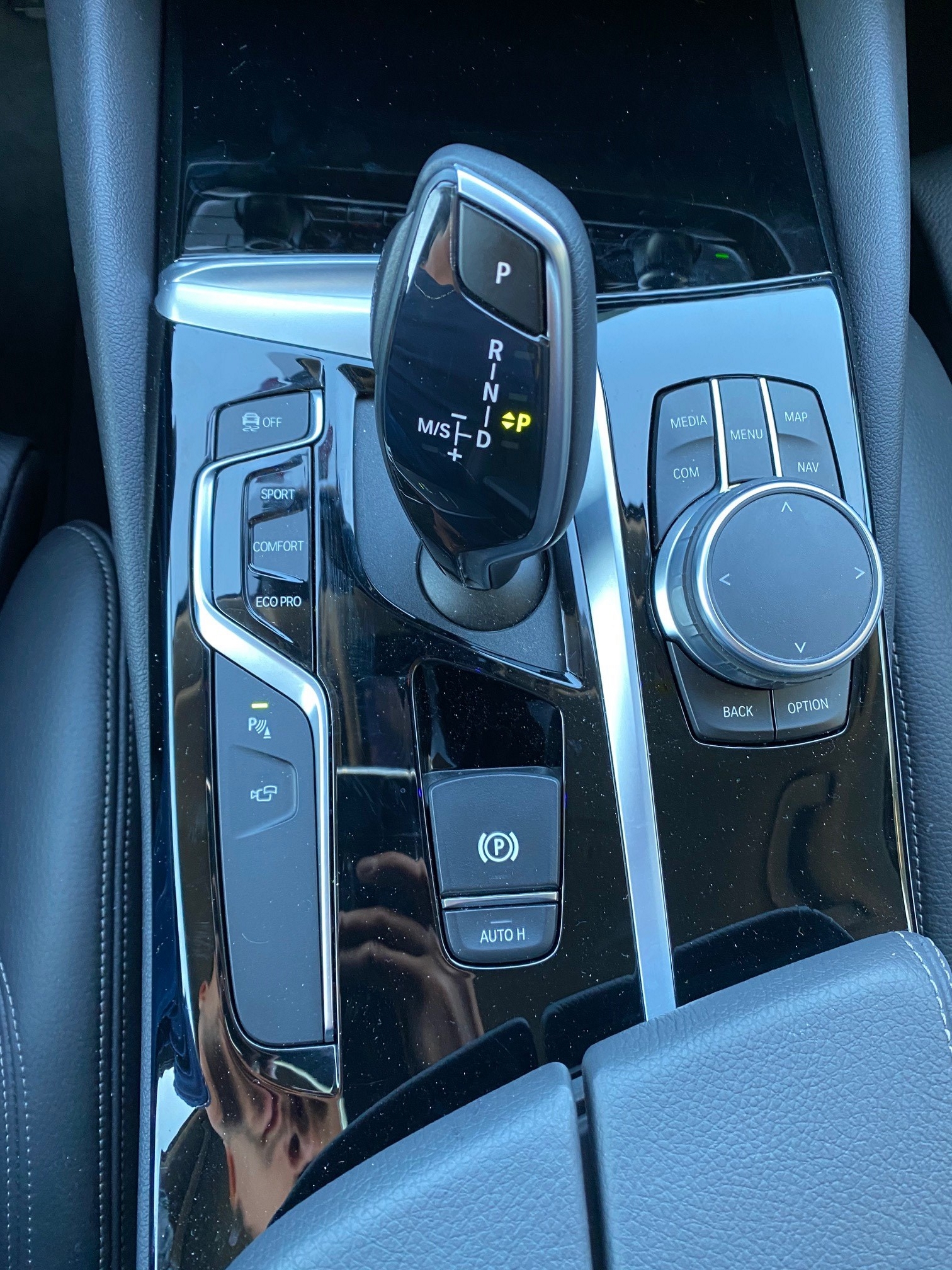 BMW 530d xDrive Sports Line, Digital Tacho, Standheizung, Aktivlenkung, Top gepflegt-image-9