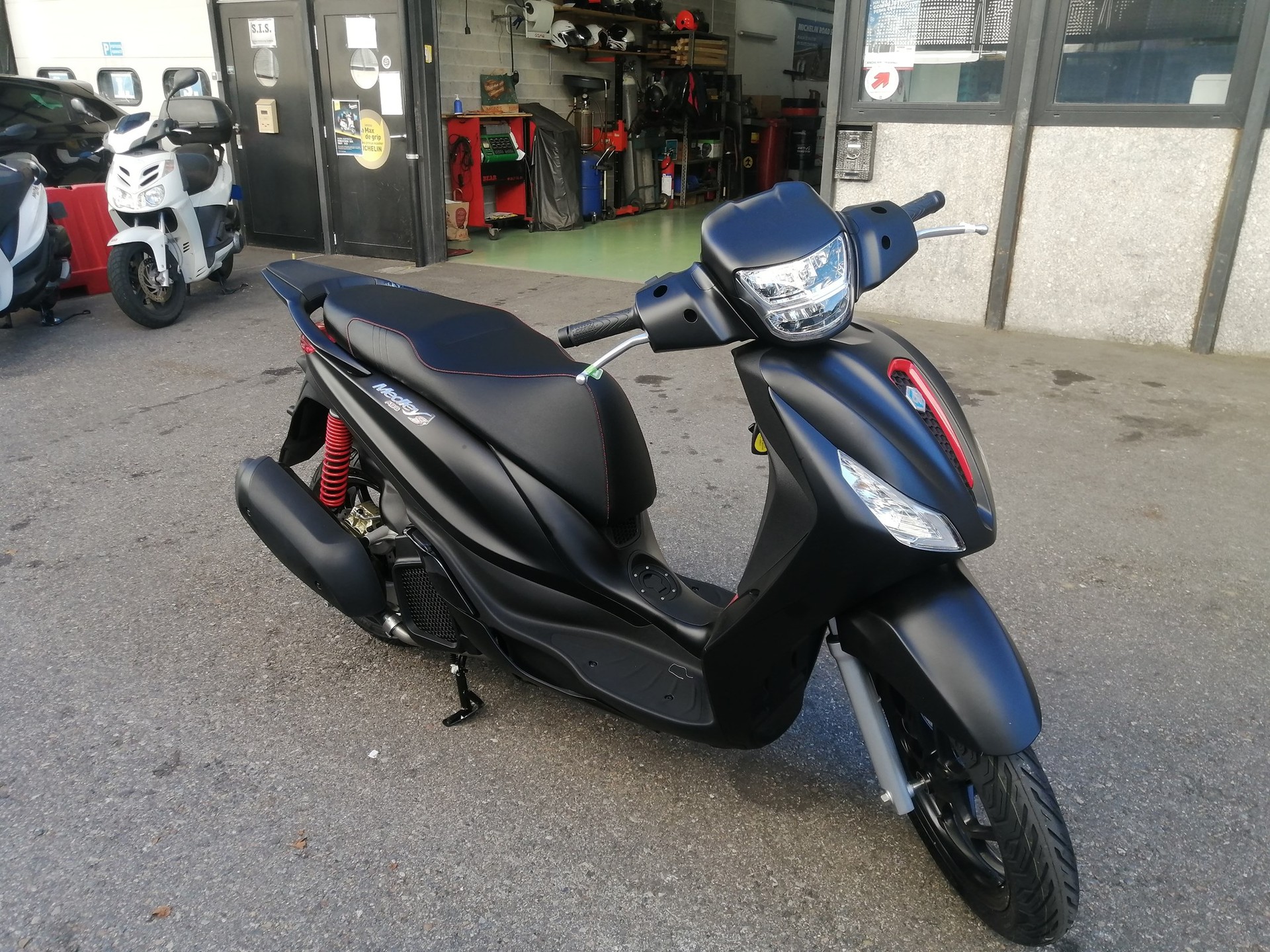 PIAGGIO Medley 125 iGet RST Sport-image-0