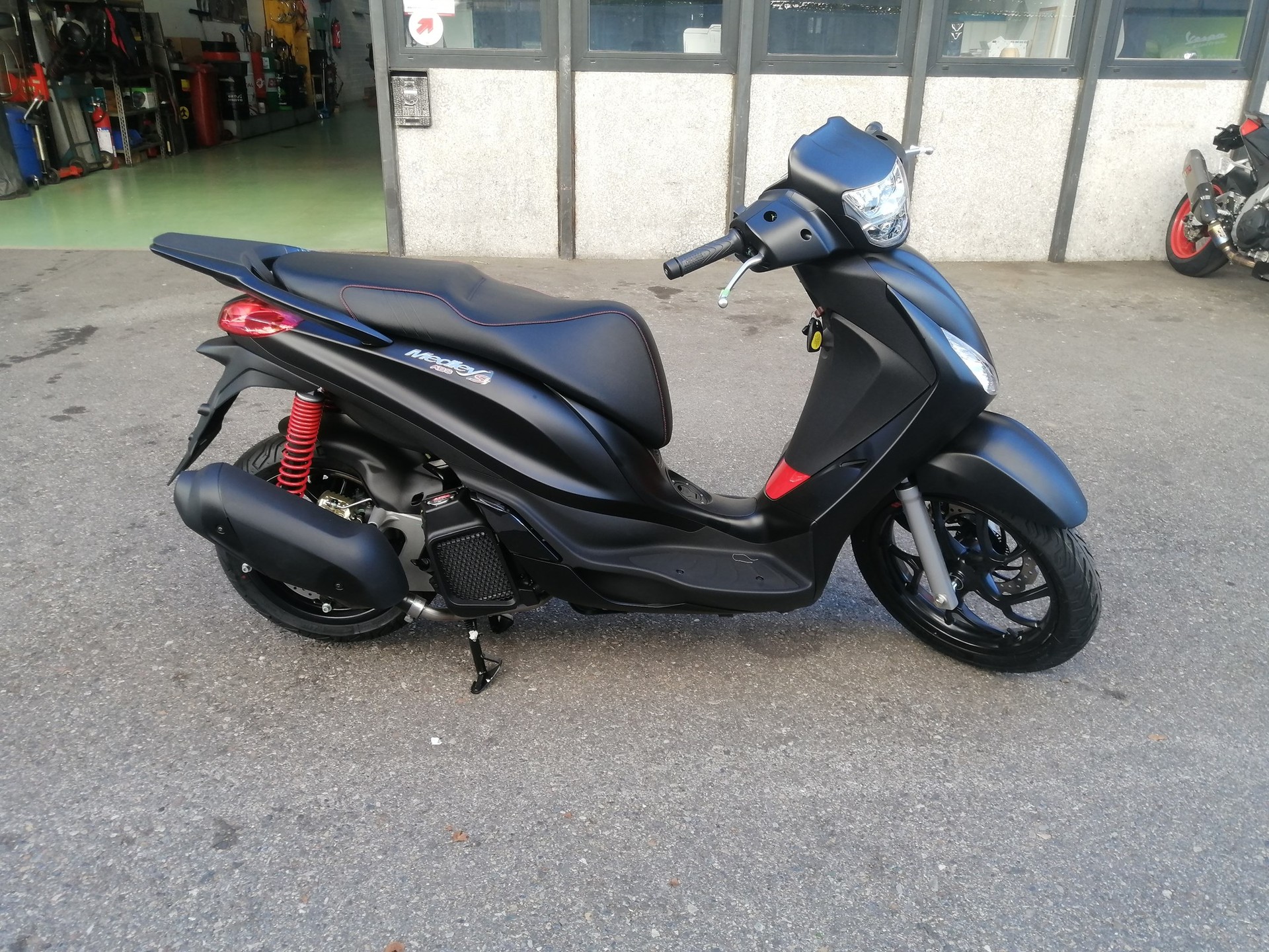 PIAGGIO Medley 125 iGet RST Sport-image-2
