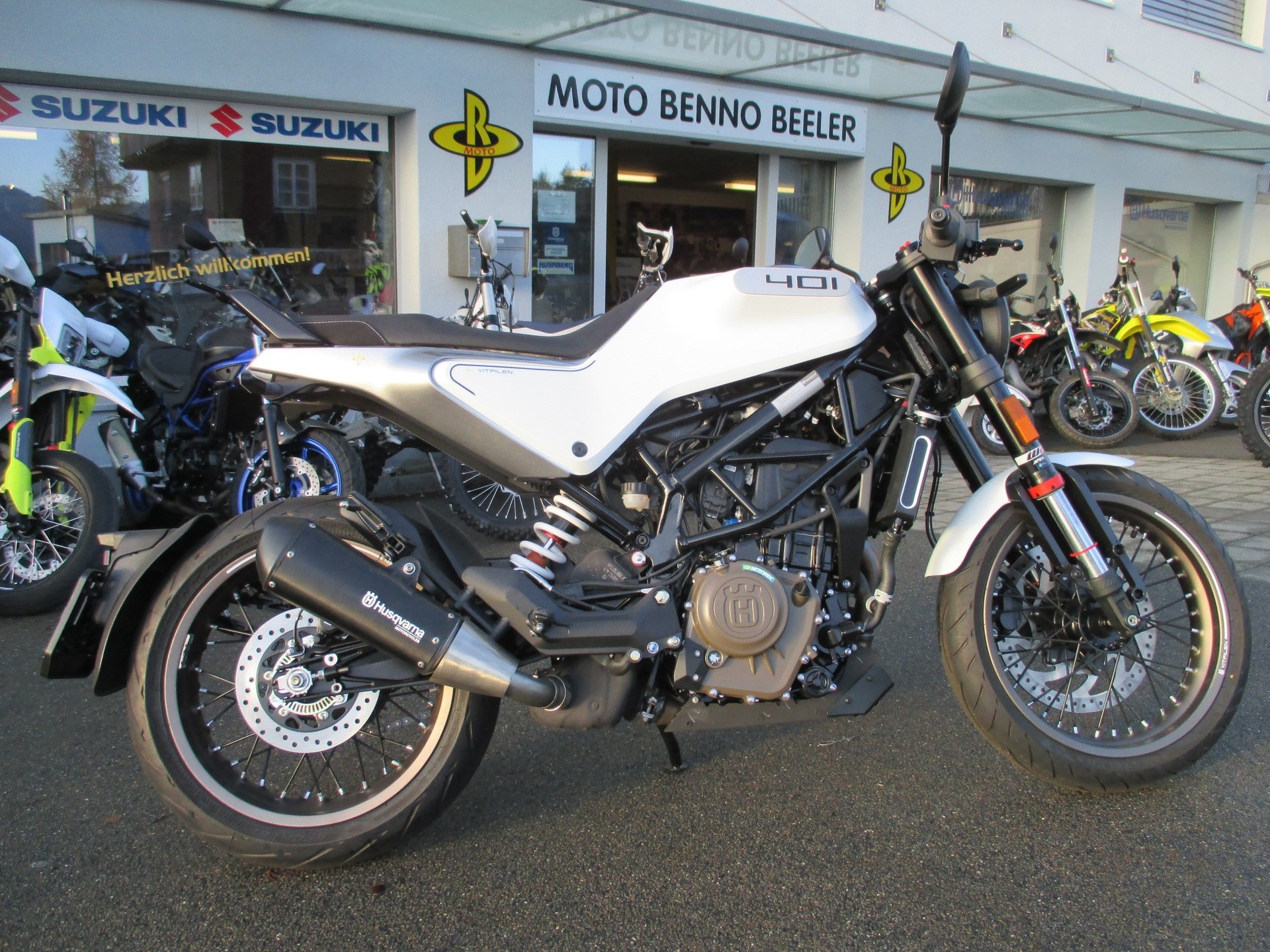 HUSQVARNA Vitpilen 401-image-1