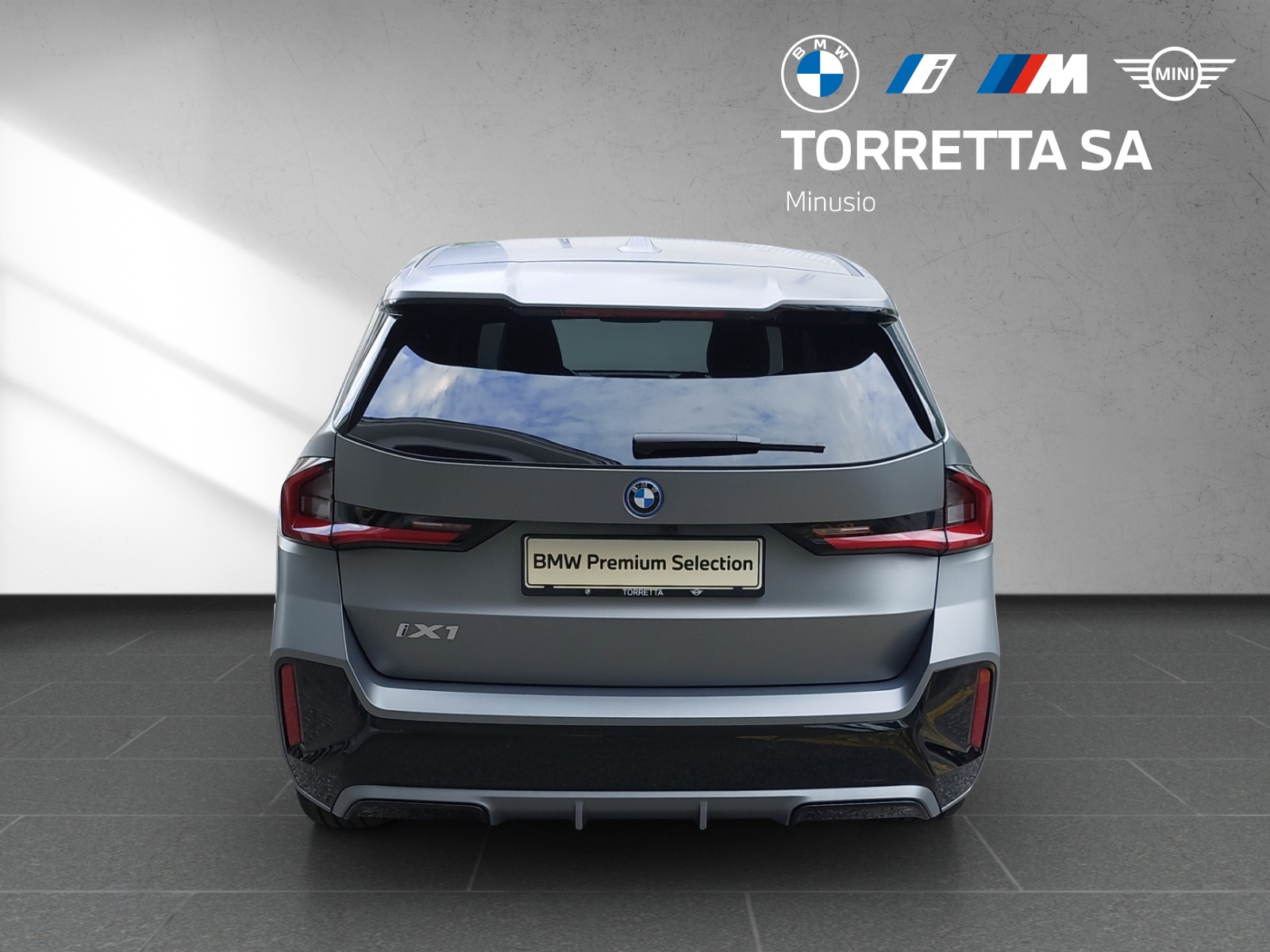 BMW iX1 xDrive 30 M Sport-image-4