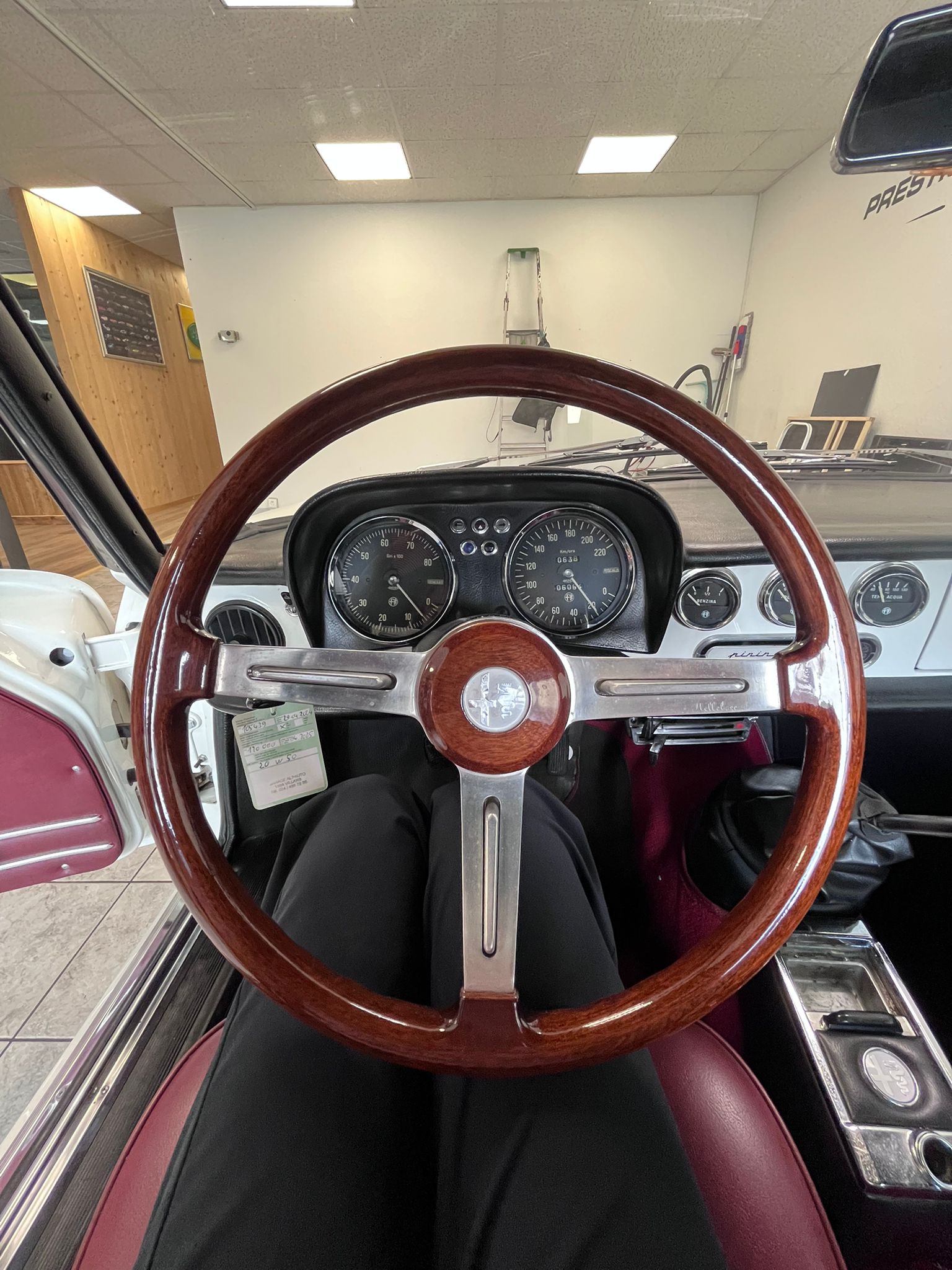ALFA ROMEO SPIDER Duetto Osso di Seppia-image-4