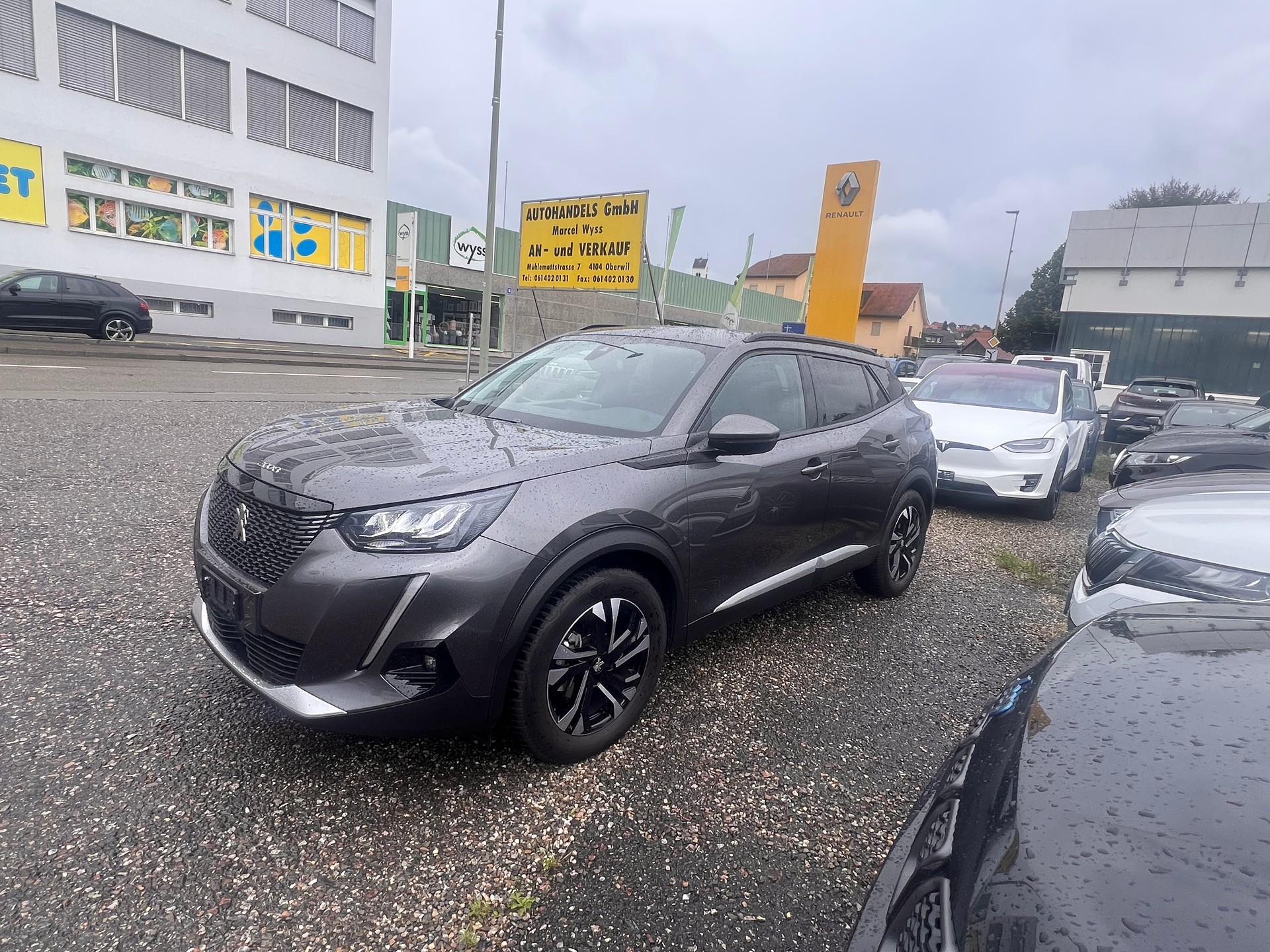 PEUGEOT 2008 1.2 PureTech Allure EAT8-showroom-element-2