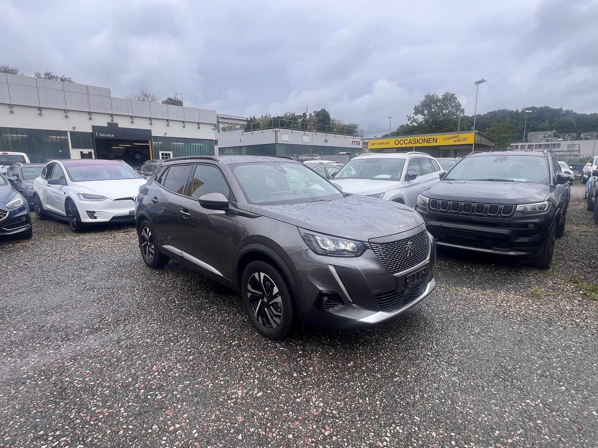 PEUGEOT 2008 1.2 PureTech Allure EAT8-showroom-element-1