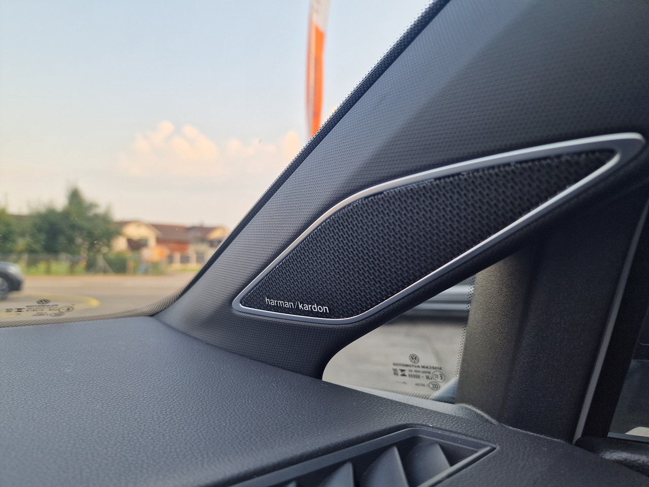 VW Golf Variant 2.0 TSI R DSG 4 Motion-image-27