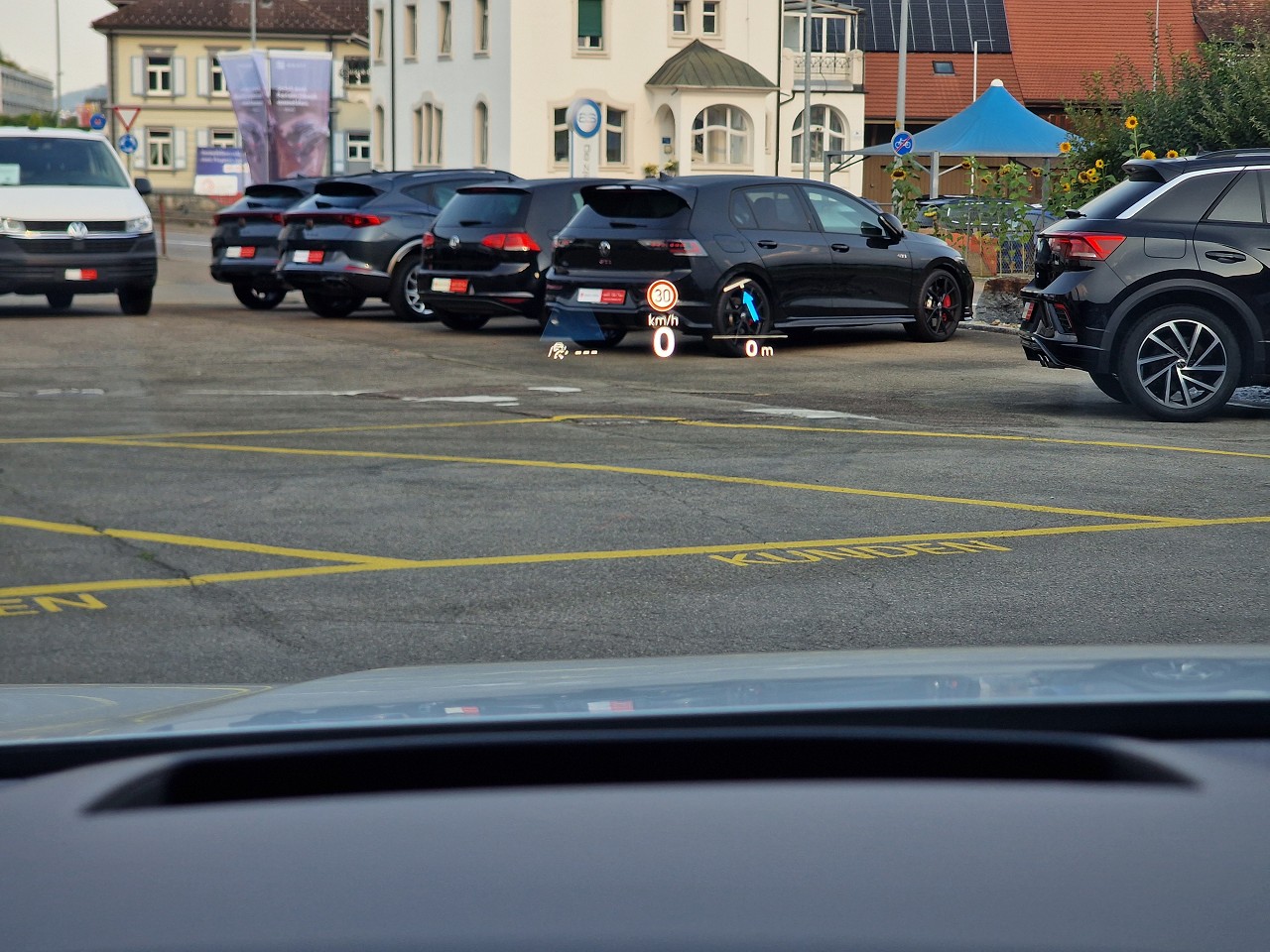 VW Golf Variant 2.0 TSI R DSG 4 Motion-image-31