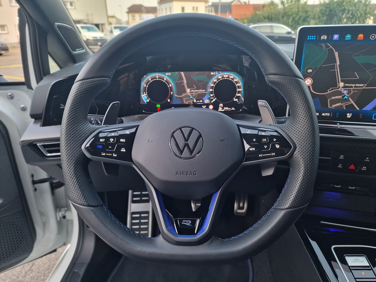VW Golf Variant 2.0 TSI R DSG 4 Motion-image-14