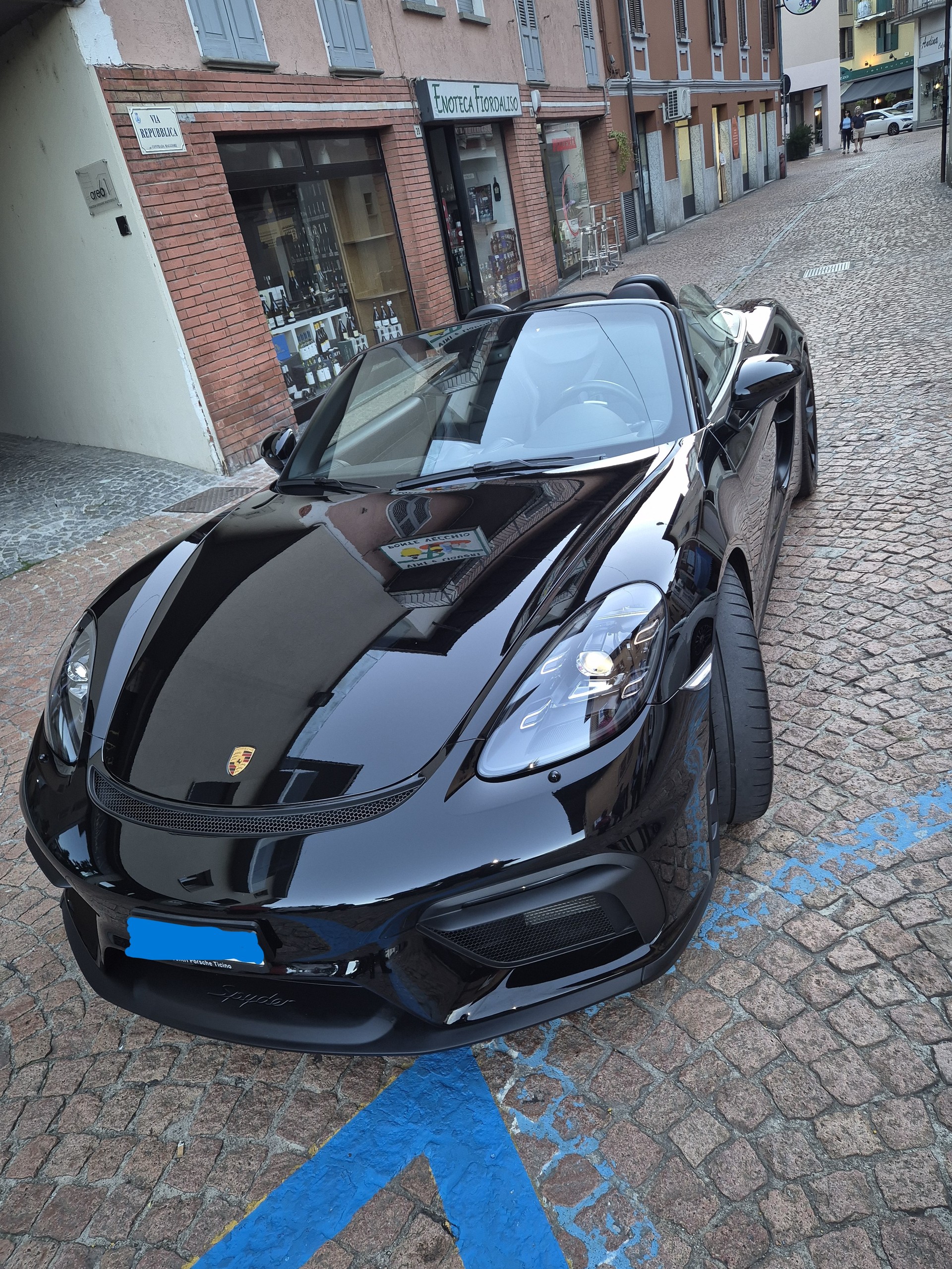 PORSCHE 718 Boxster Spyder PDK-image-1