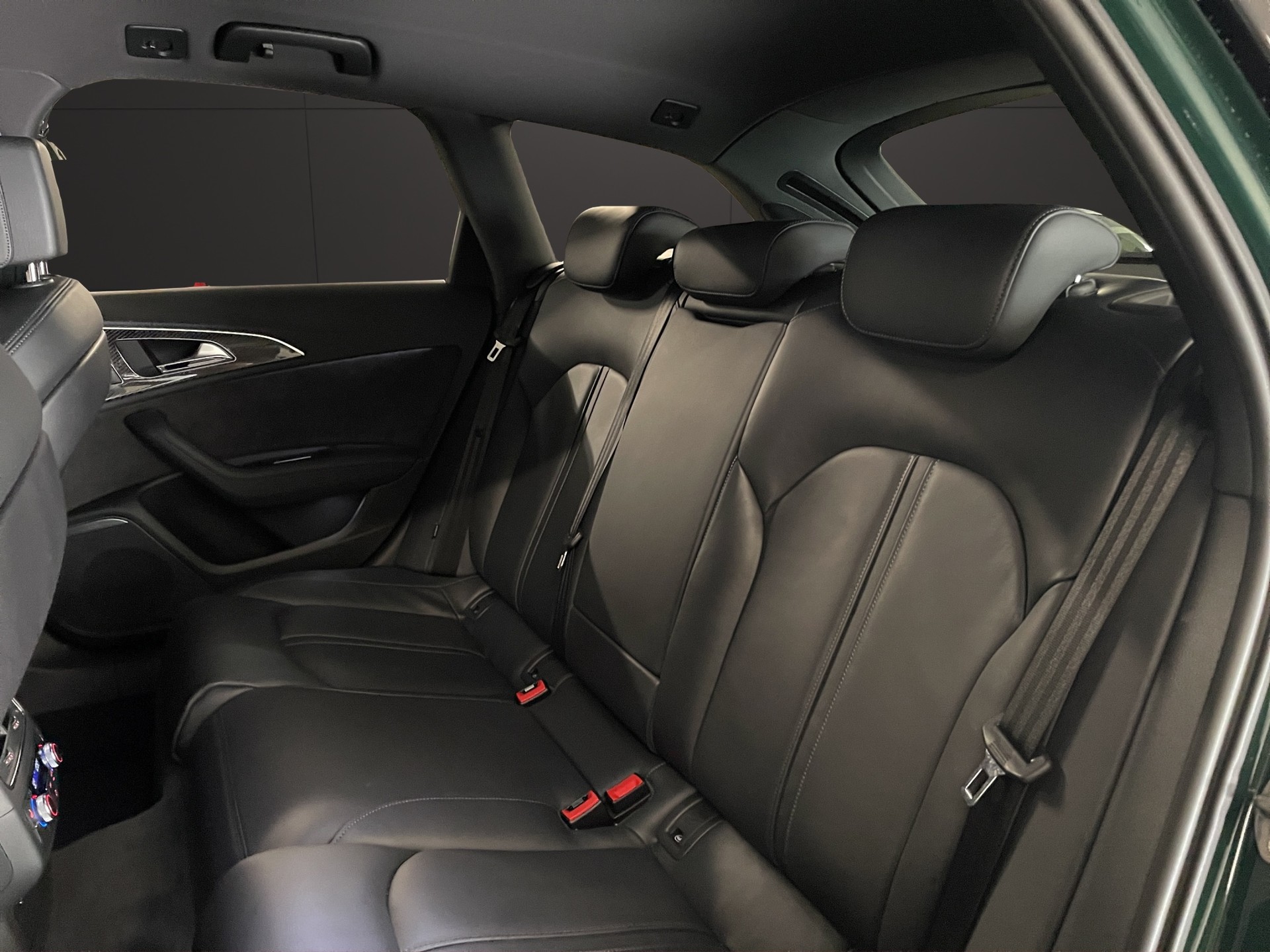 AUDI RS6 Avant 4.0 TFSI V8 performance quattro-image-11