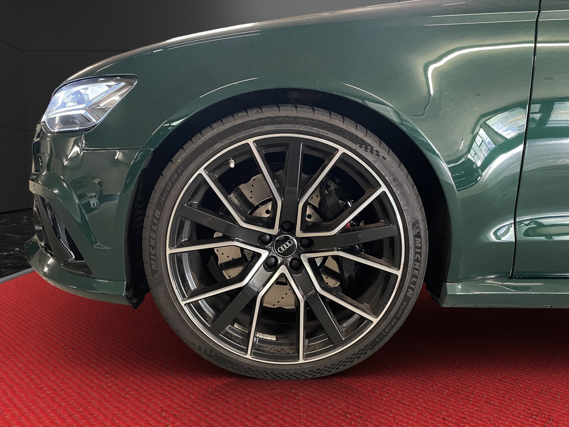 AUDI RS6 Avant 4.0 TFSI V8 performance quattro-image-13