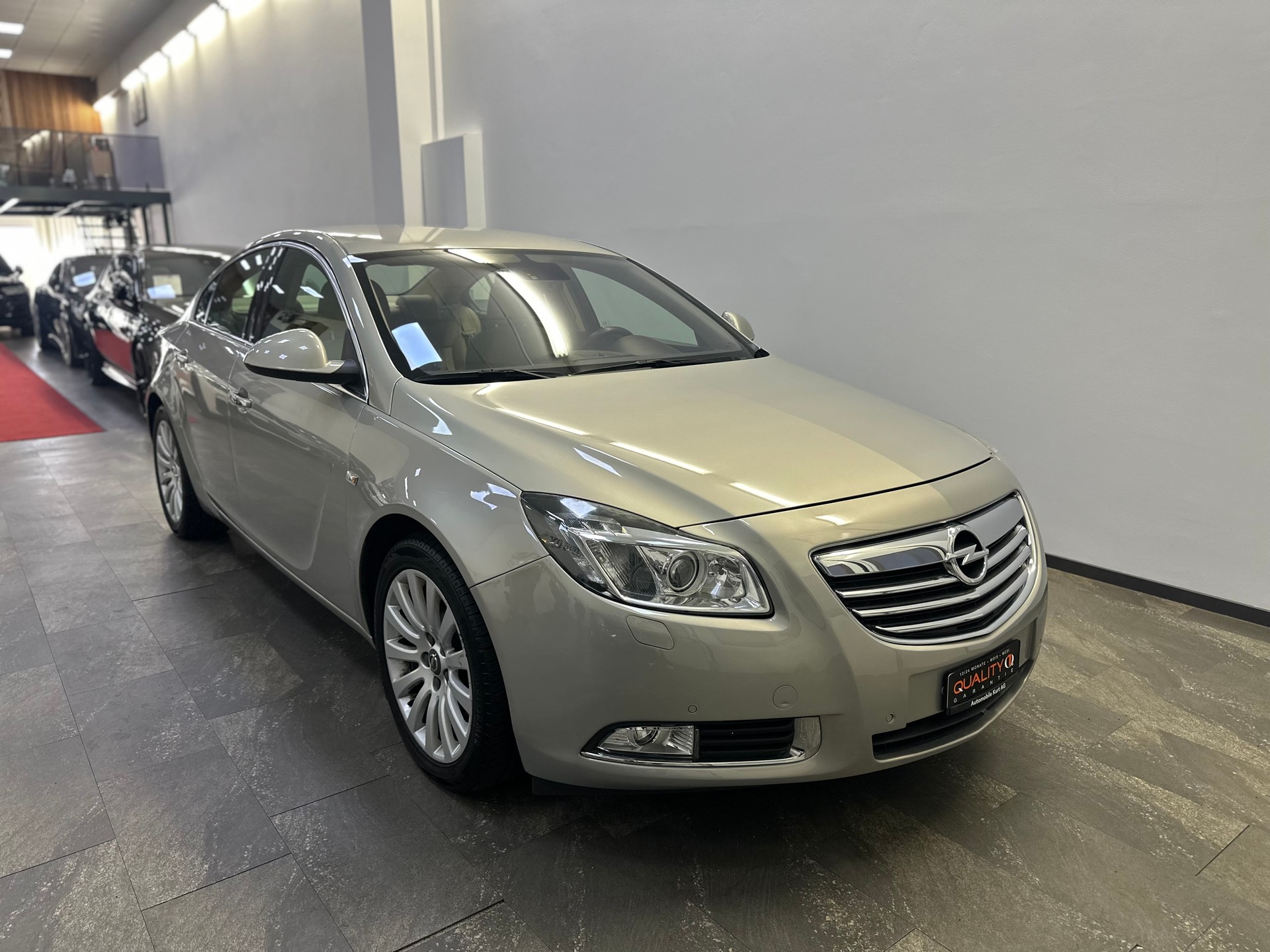 OPEL Insignia 2.0 Turbo Sport 4WD Automatic-image-6