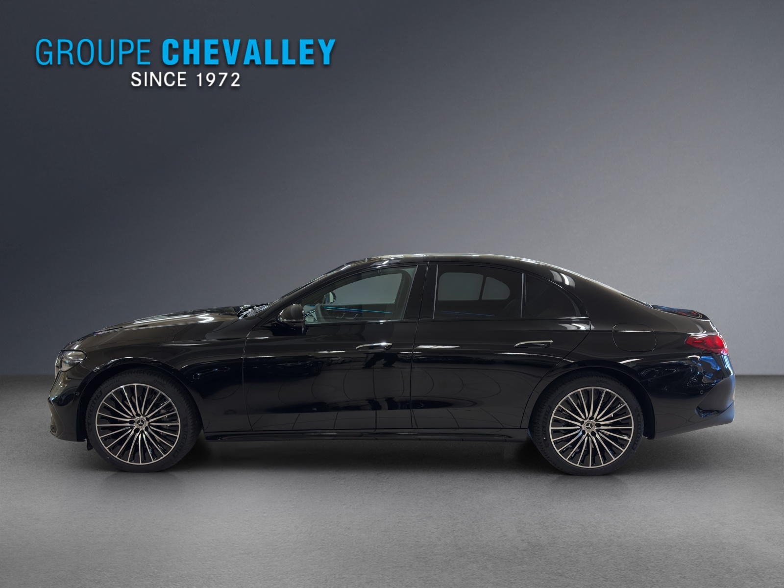 MERCEDES-BENZ E 300 e 4M Berline EQ Hybrid Technology-showroom-element-1