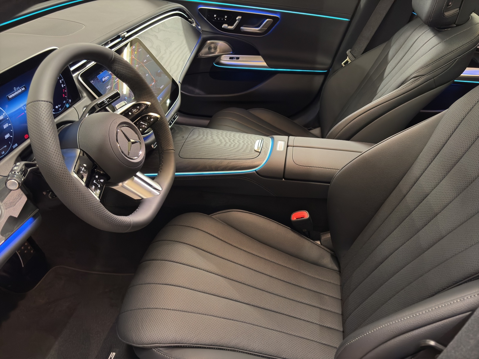 MERCEDES-BENZ E 300 e 4M Berline EQ Hybrid Technology-image-8