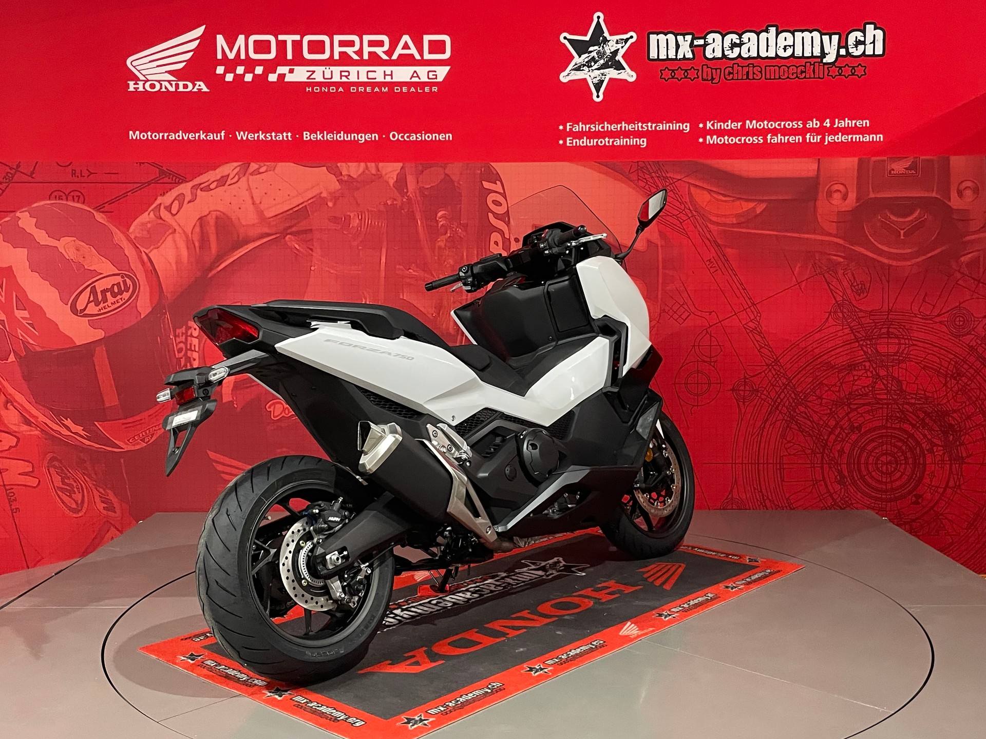 HONDA FORZA 750*Modell 2026**Neufahrzeug**Pearl Glare White**-image-8
