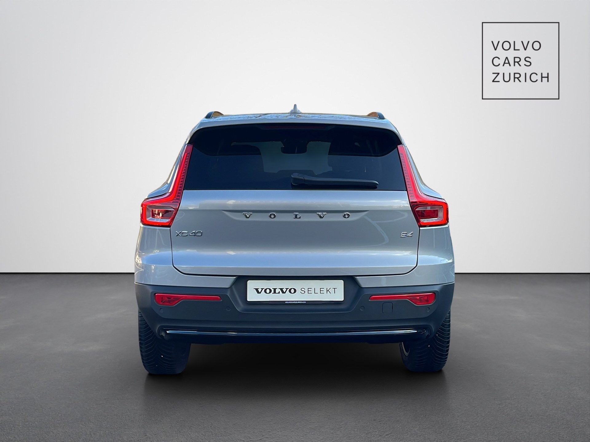 VOLVO XC40 2.0 B4 MH Plus Dark-image-5