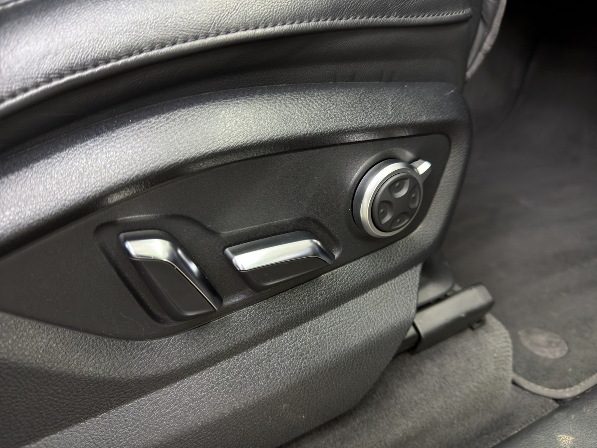 AUDI Q7 50 TDI quattro tiptronic-image-15