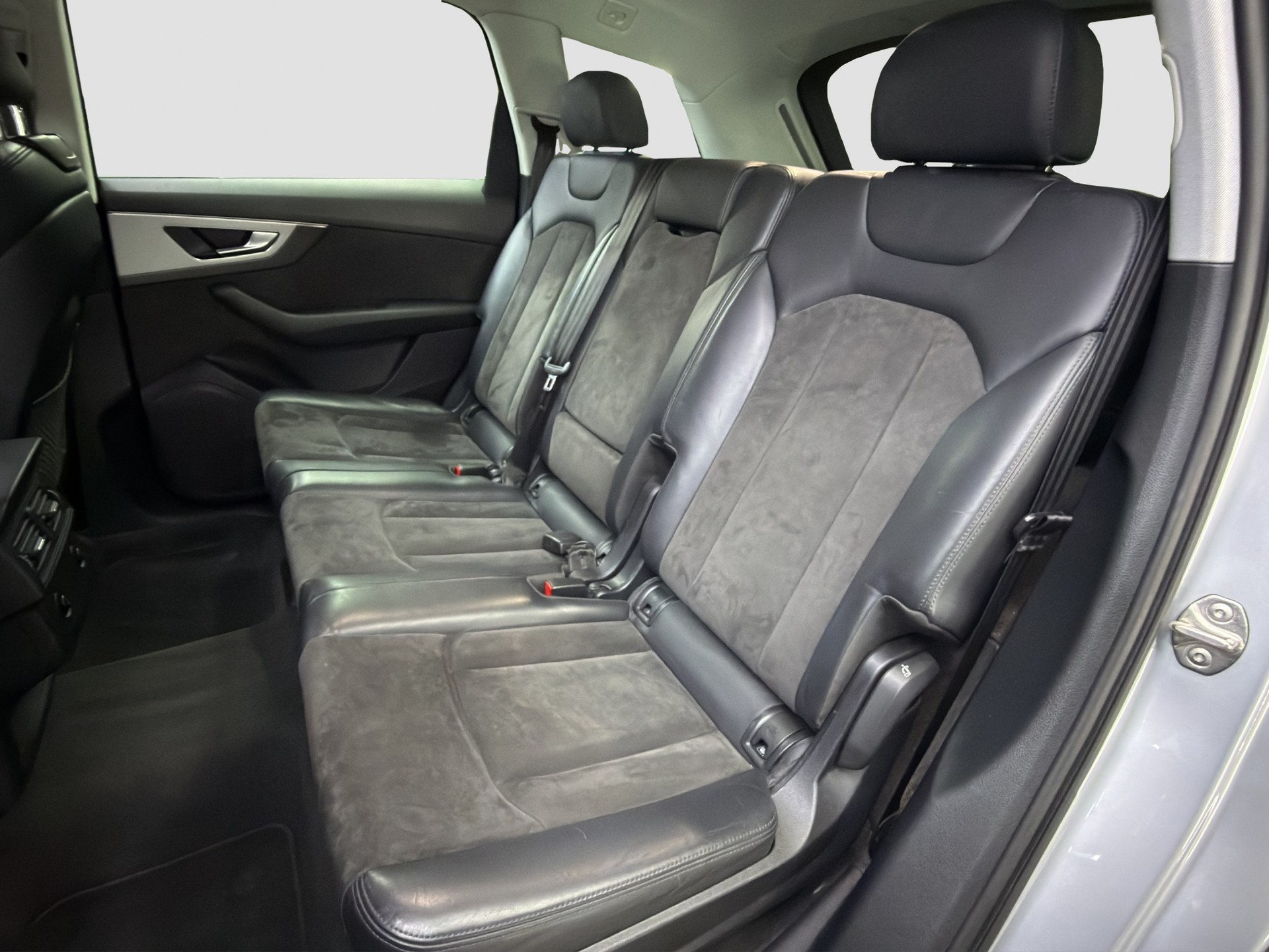AUDI Q7 50 TDI quattro tiptronic-image-7