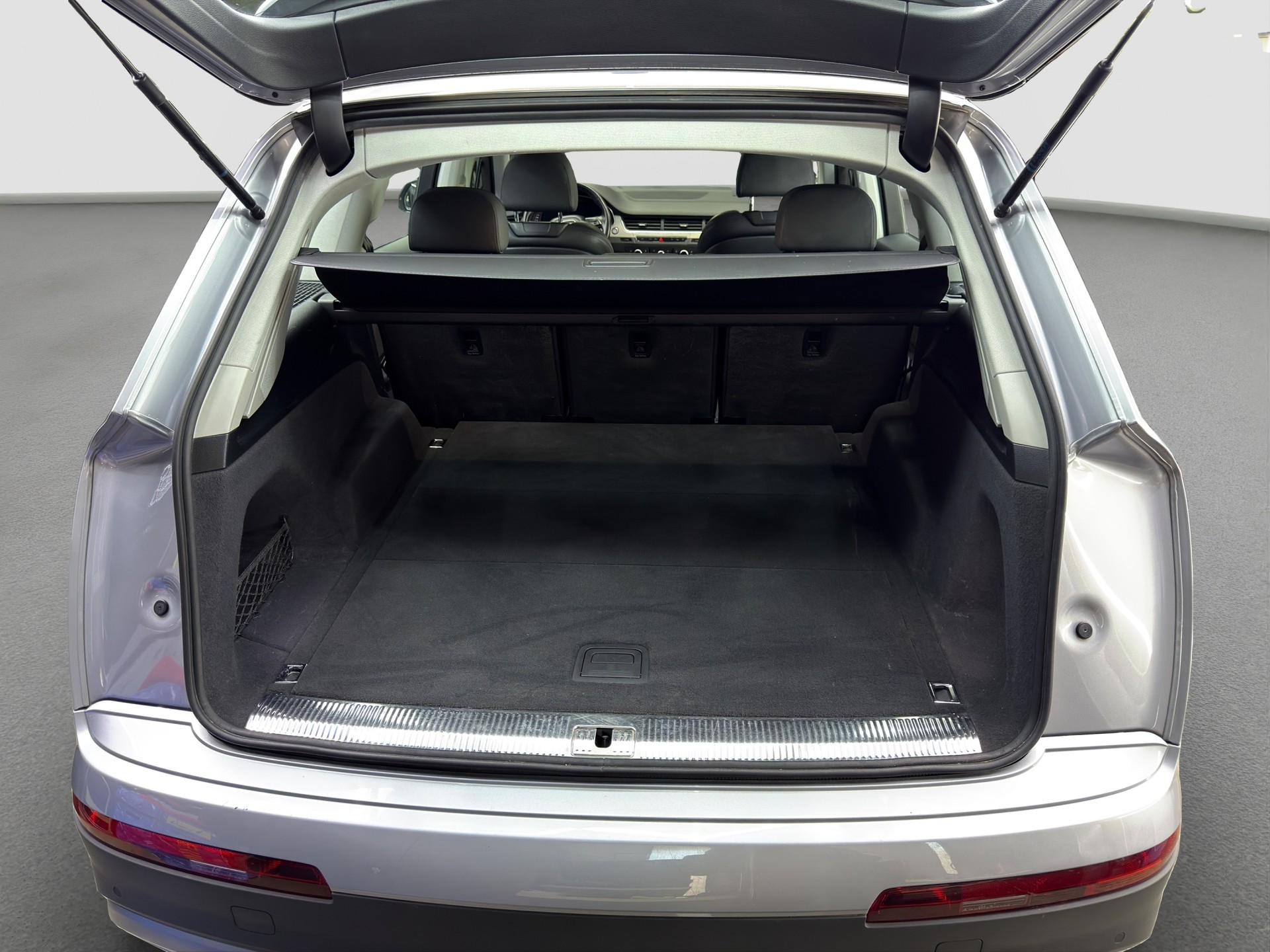 AUDI Q7 50 TDI quattro tiptronic-image-13