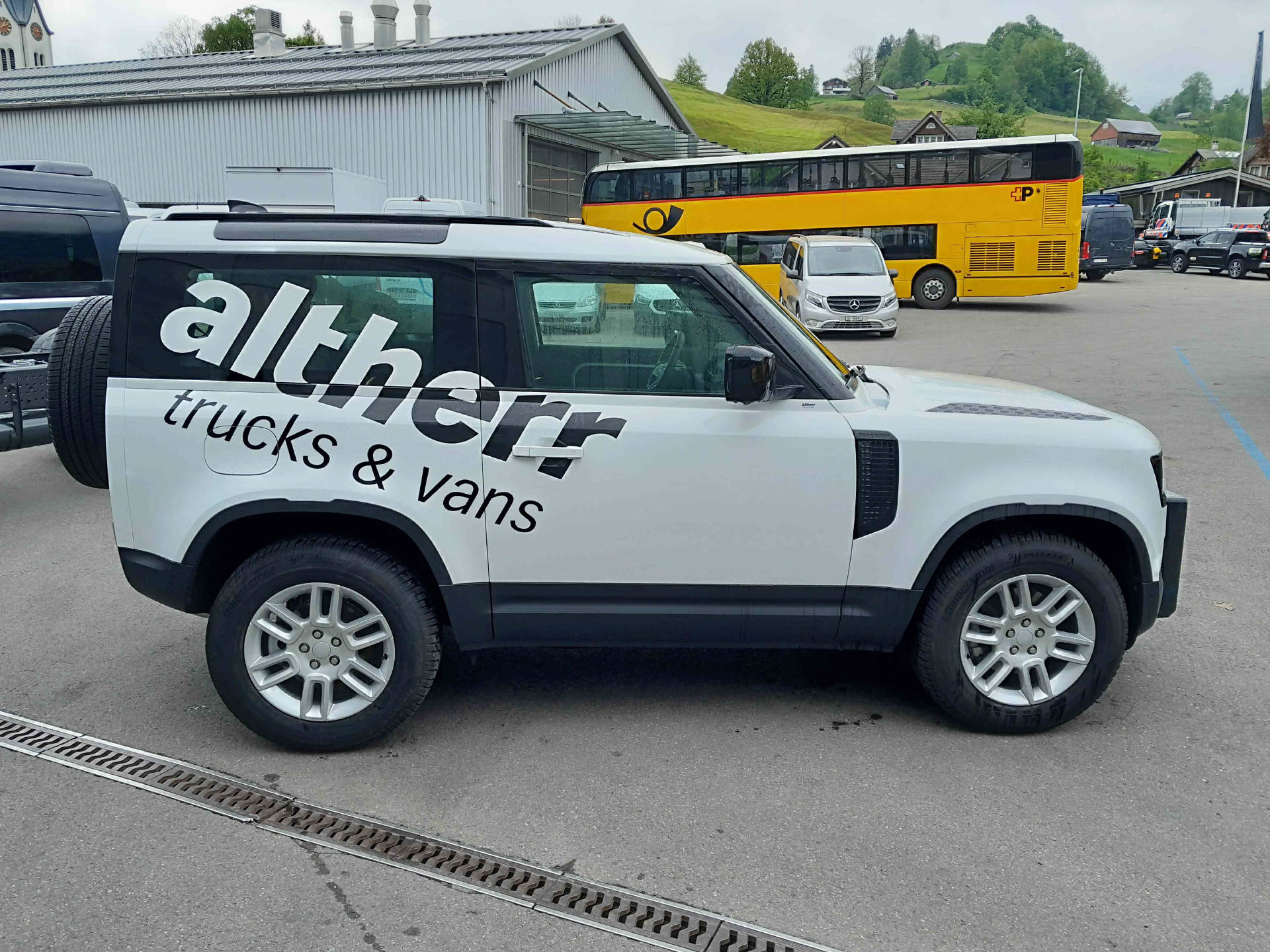 LAND ROVER Defender 90 3.0 D I6 250 S-image-4