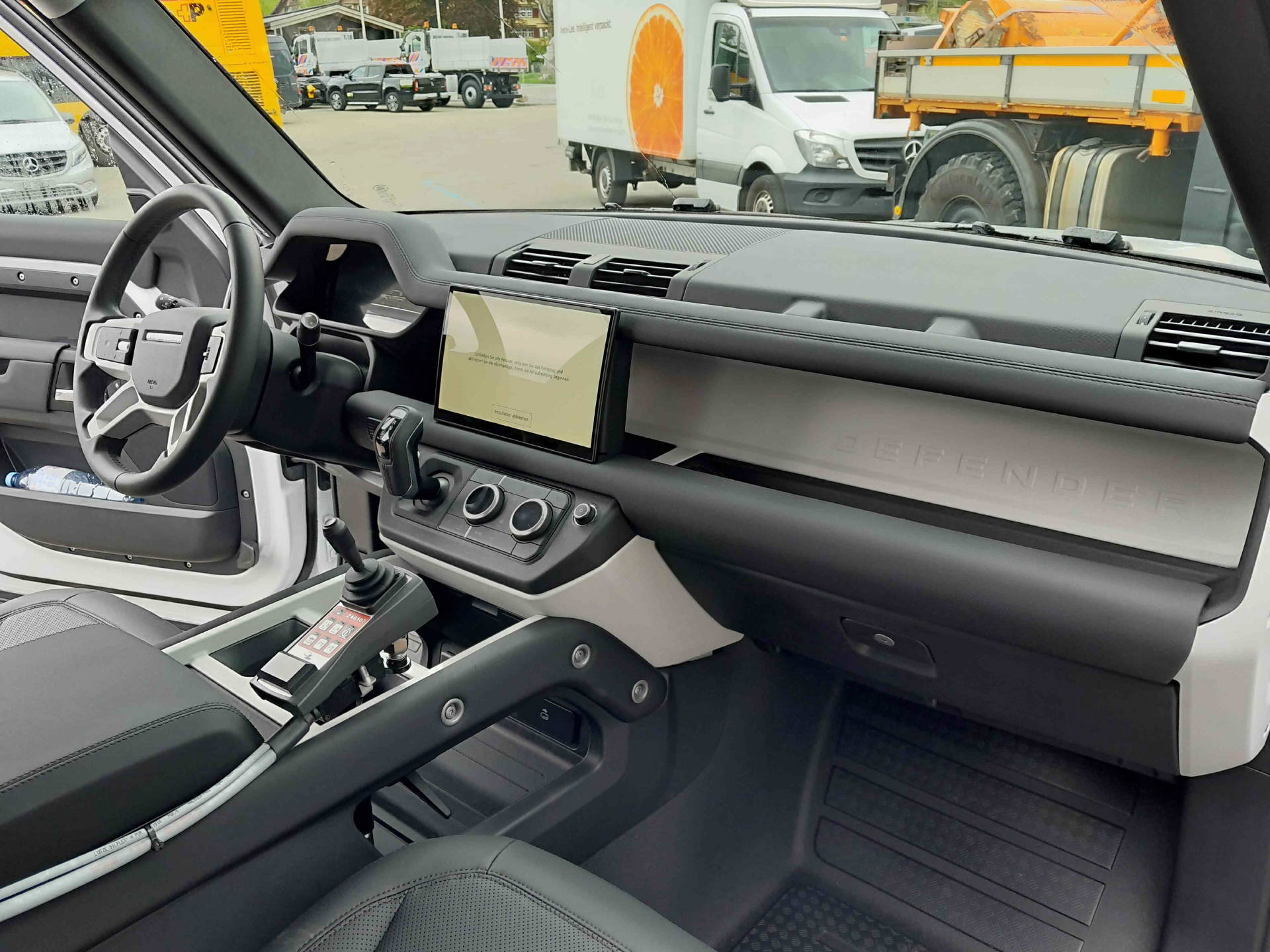 LAND ROVER Defender 90 3.0 D I6 250 S-image-9