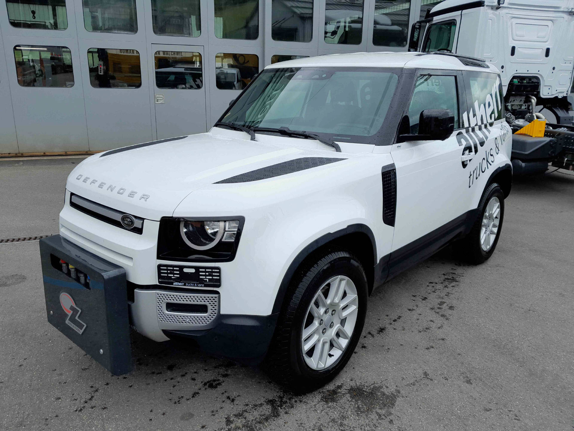 LAND ROVER Defender 90 3.0 D I6 250 S-image-11