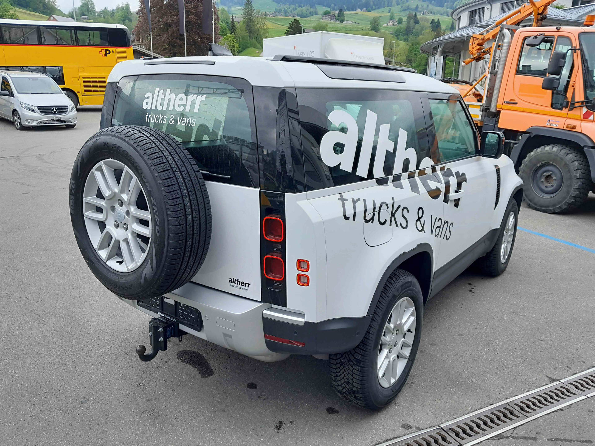 LAND ROVER Defender 90 3.0 D I6 250 S-showroom-element-3