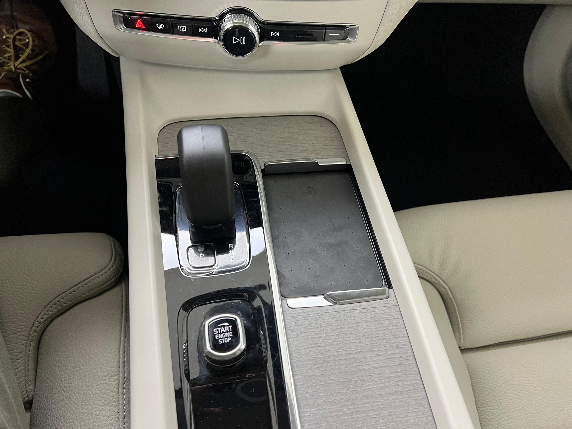 VOLVO V60 Cross Country 2.0 B4 Ultimate AWD / ab 3,99% Leasing bei Abschluss einer Protect Autoversicherung-image-14