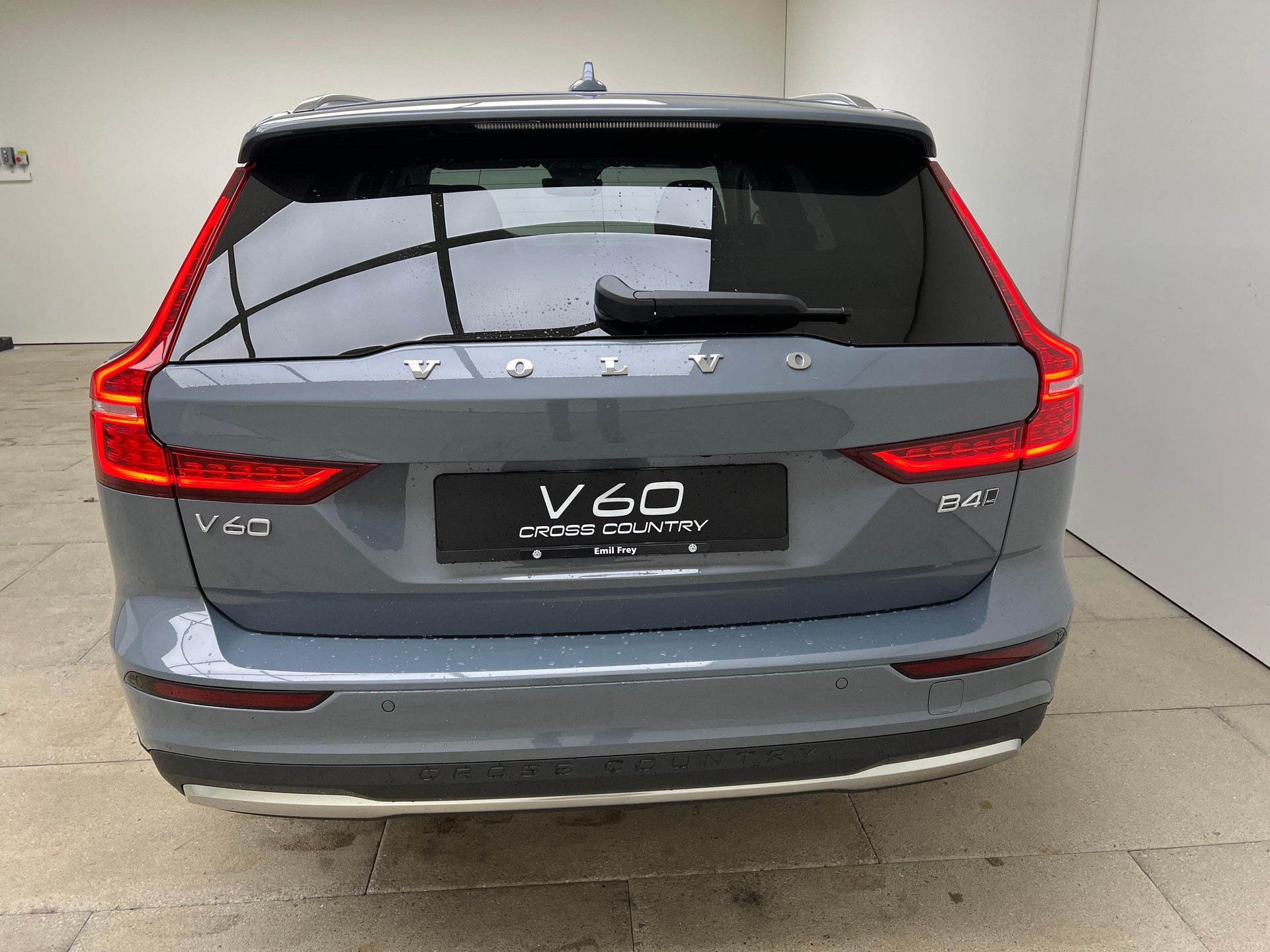 VOLVO V60 Cross Country 2.0 B4 Ultimate AWD / ab 3,99% Leasing bei Abschluss einer Protect Autoversicherung-image-4