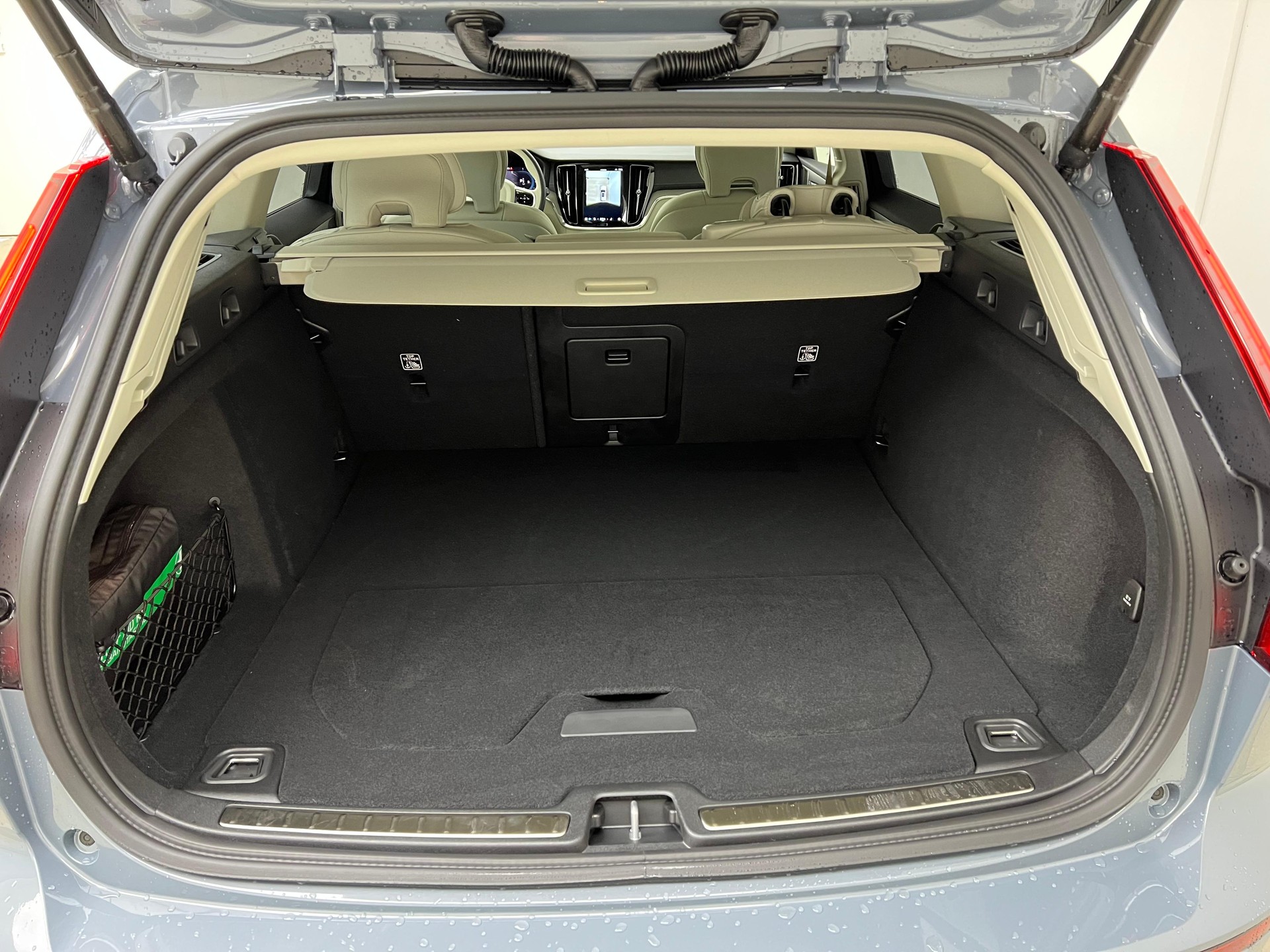 VOLVO V60 Cross Country 2.0 B4 Ultimate AWD / ab 3,99% Leasing bei Abschluss einer Protect Autoversicherung-image-5