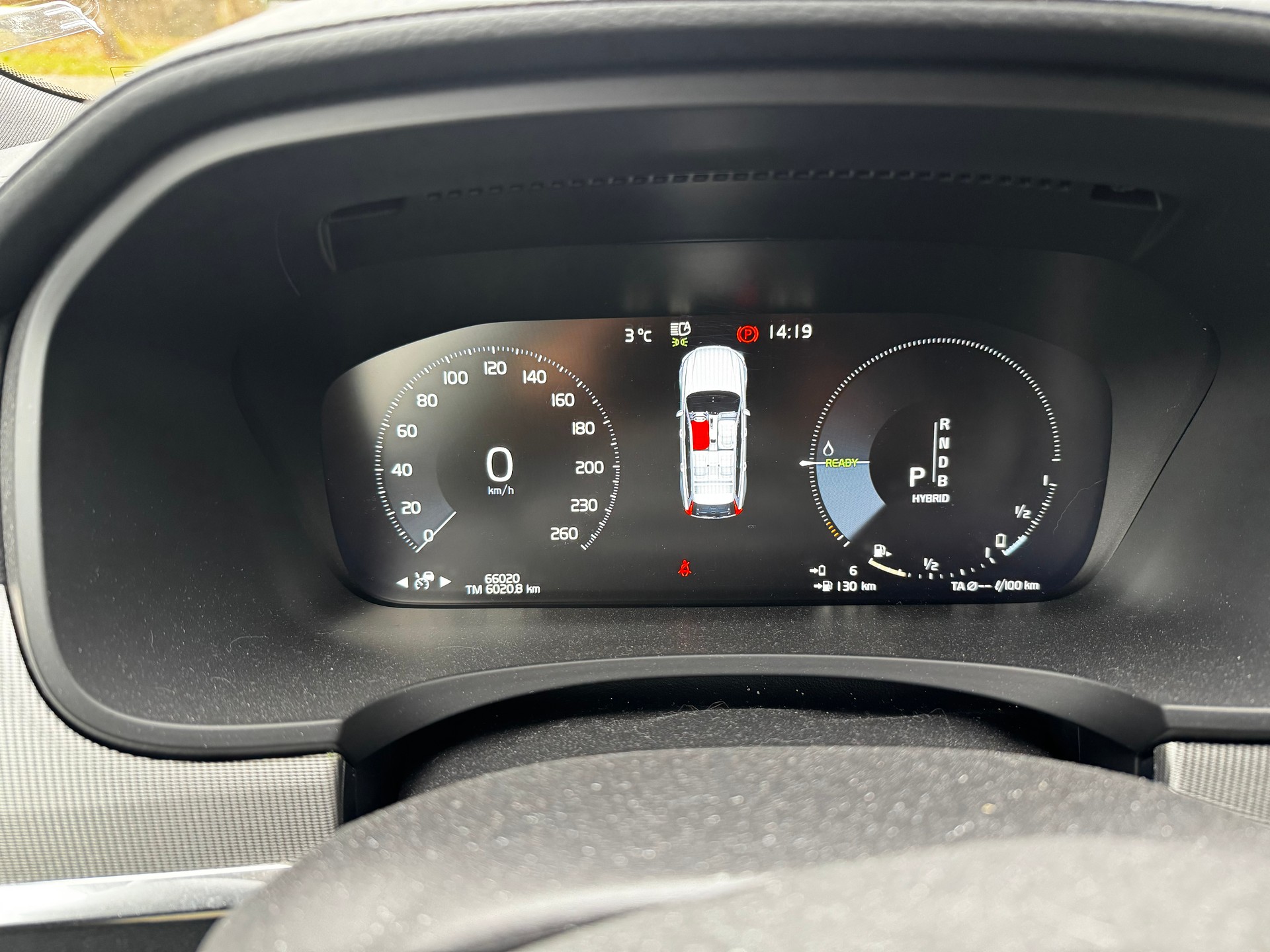 VOLVO V90 T8 eAWD Twin Engine R-Design Geartronic-image-12