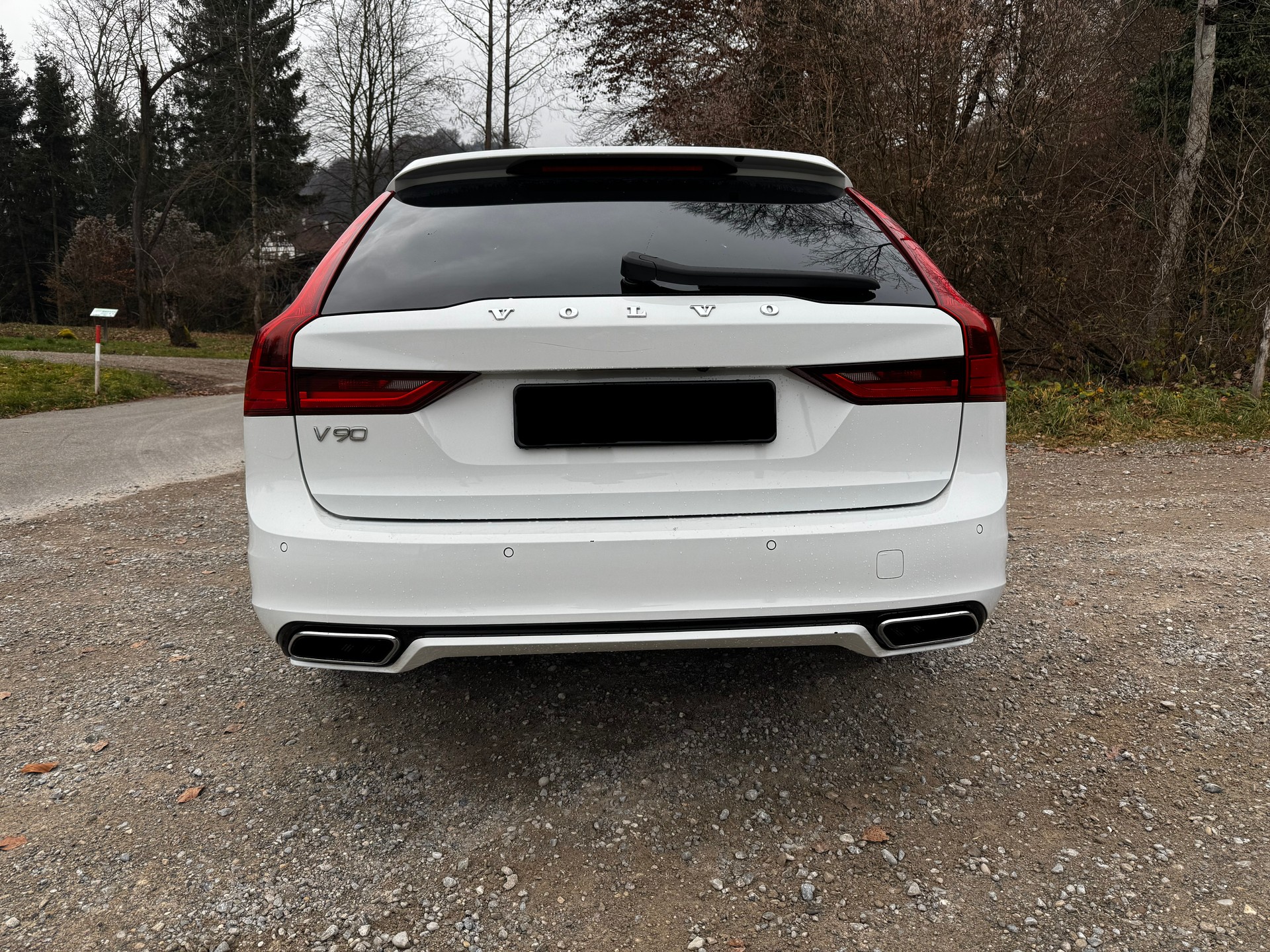 VOLVO V90 T8 eAWD Twin Engine R-Design Geartronic-image-5