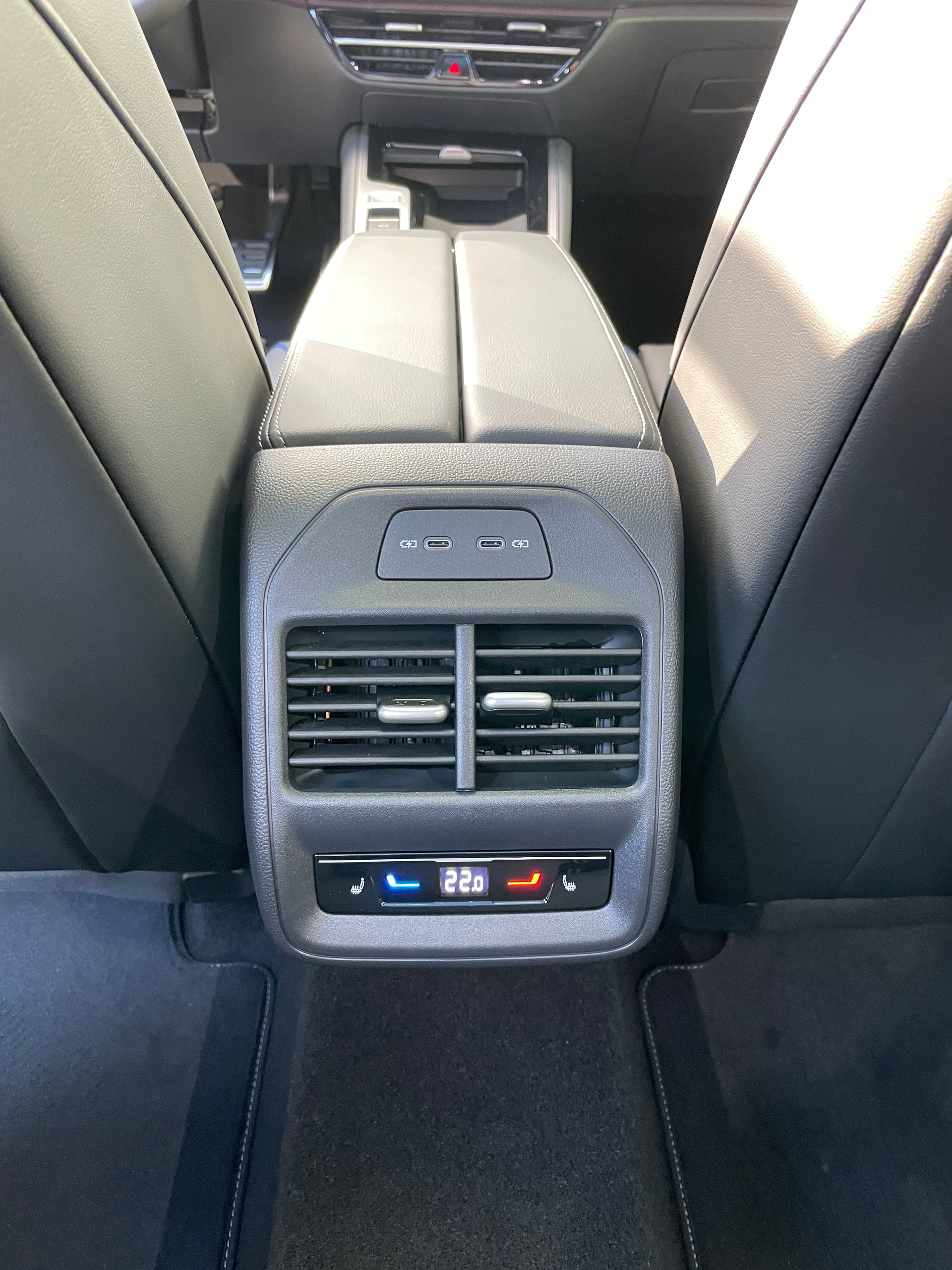 VW Passat Variant 1.5eTSI R-Line DSG-image-15