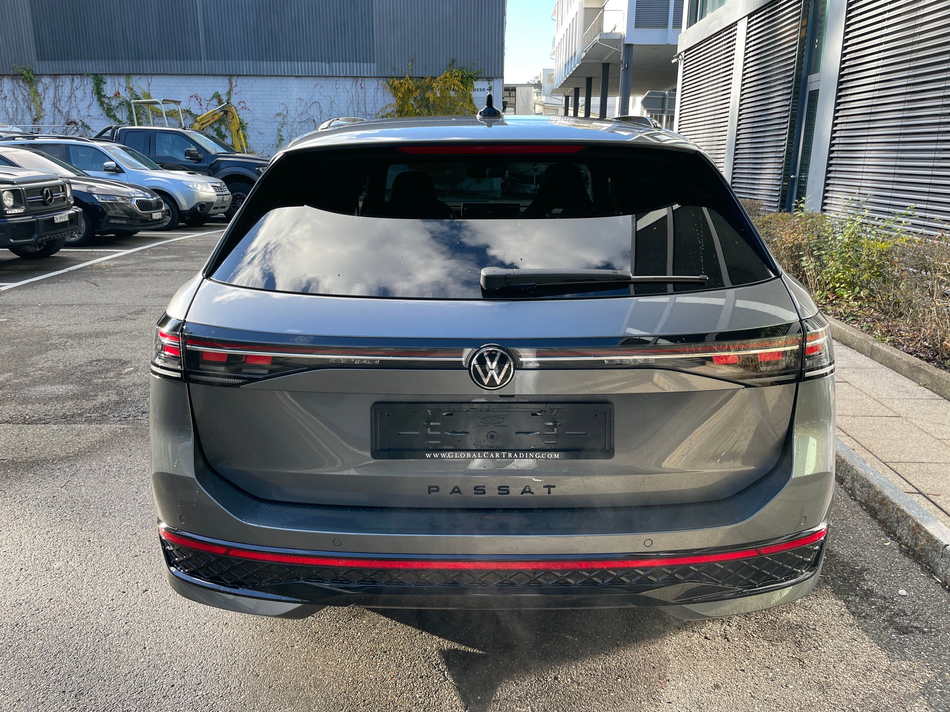 VW Passat Variant 1.5eTSI R-Line DSG-showroom-element-3