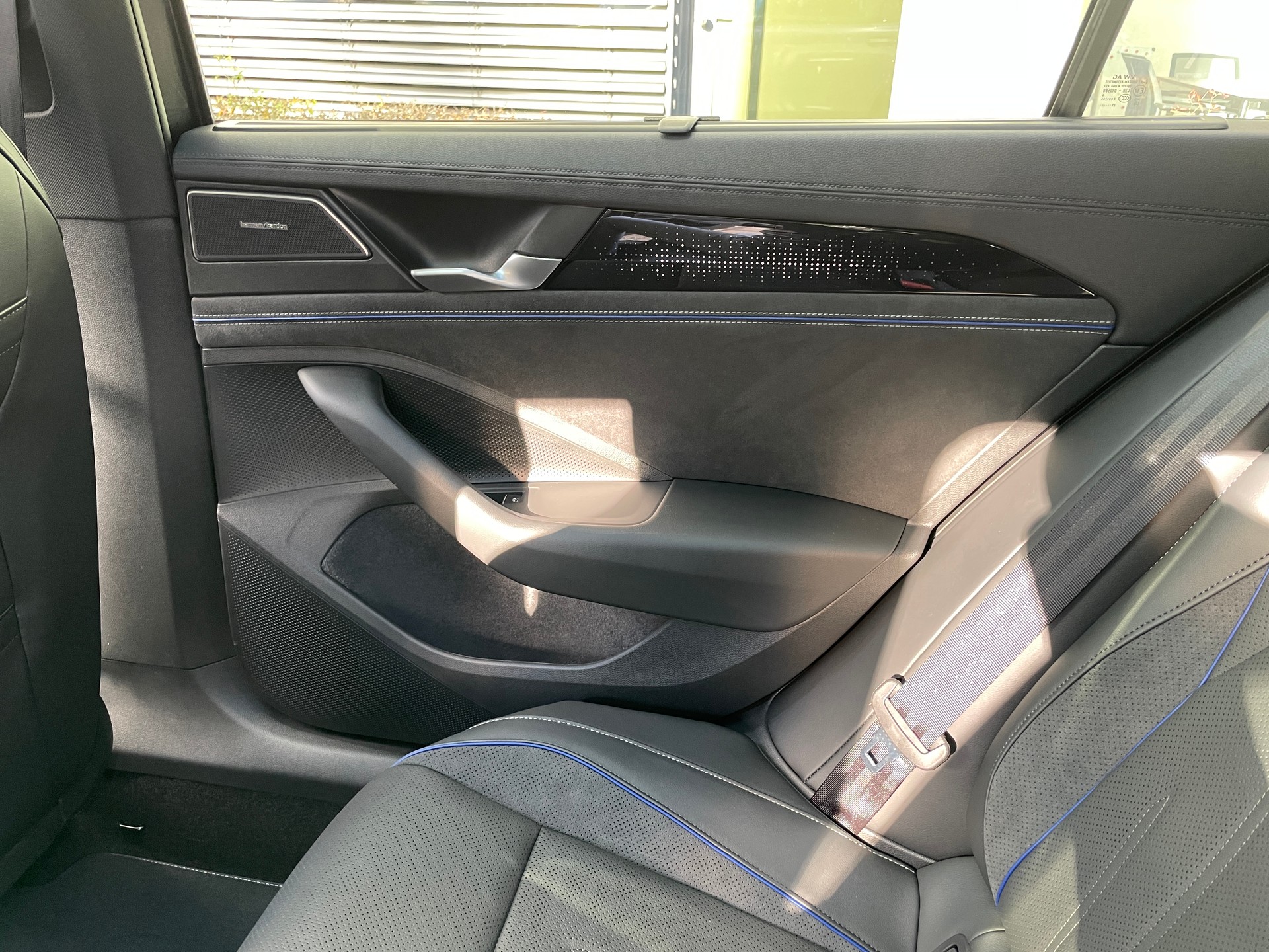 VW Passat Variant 1.5eTSI R-Line DSG-image-19